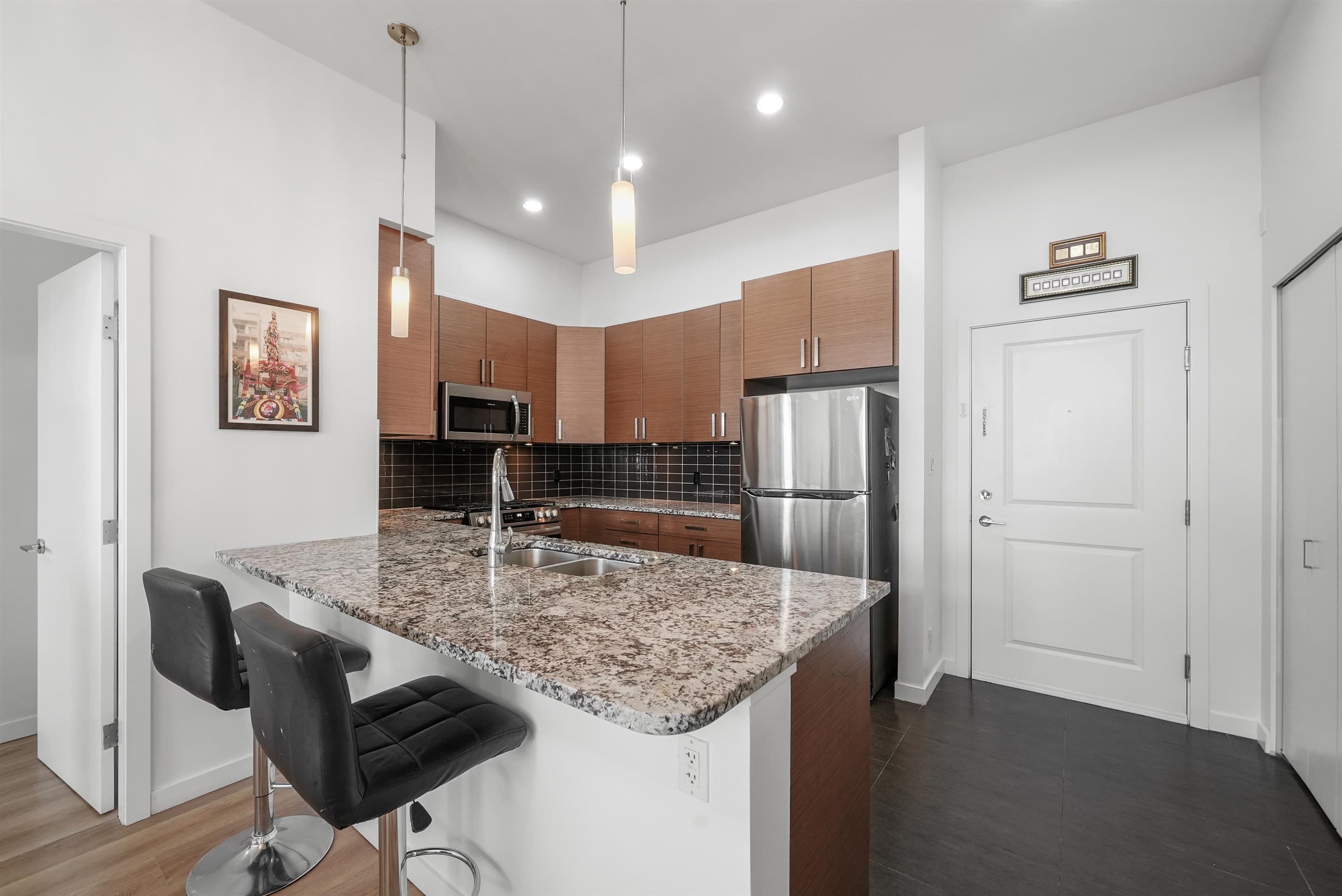 410 - 288 Hampton Street, New Westminster, V3M 5L9 — photo 5