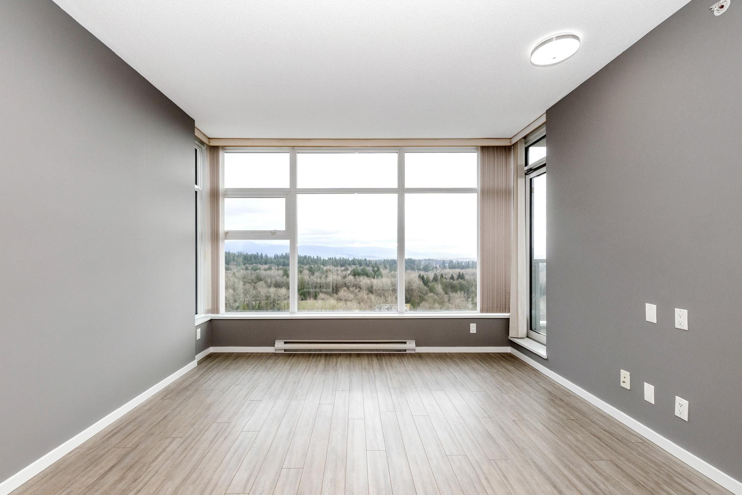 2501 - 3102 Windsor Gate, Coquitlam, V3B 0J3 — photo 4