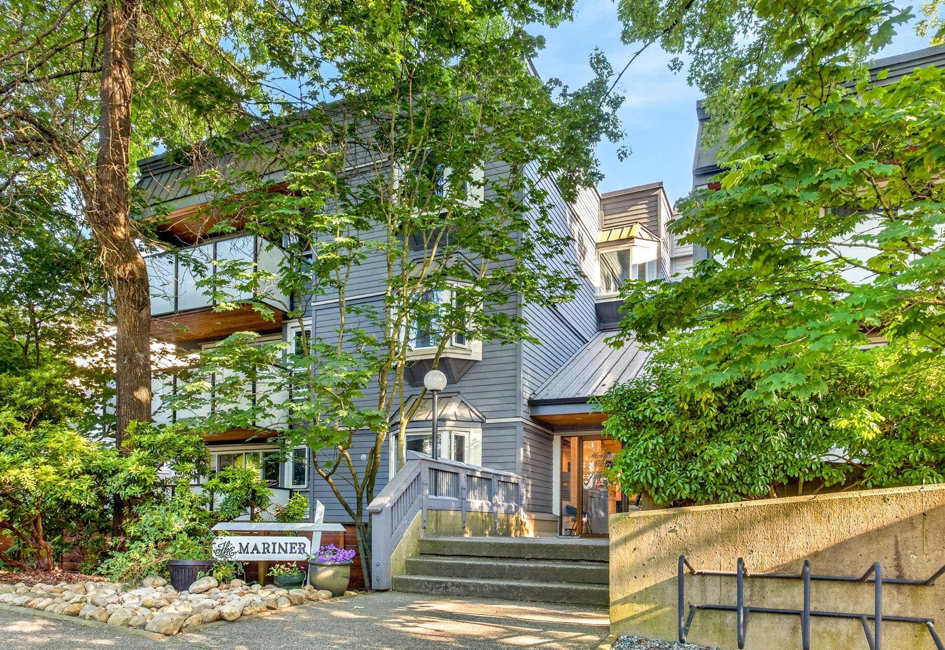 205 - 2328 Oxford Street, Vancouver, V5L 1G3 — photo 2