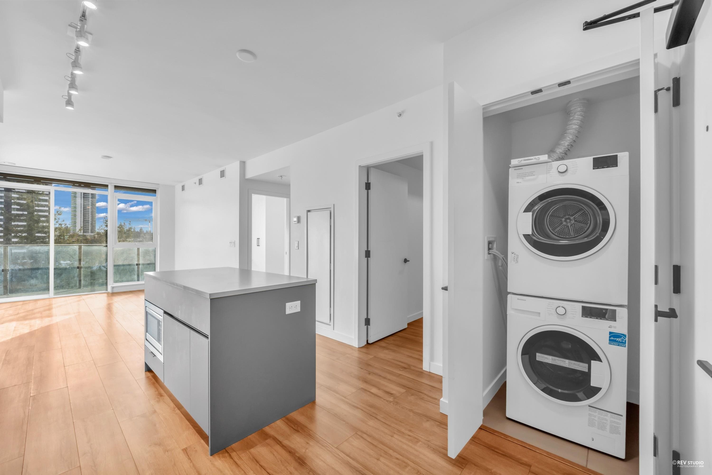 907 - 13428 105 Avenue, Surrey, V3T 0S6 — photo 3