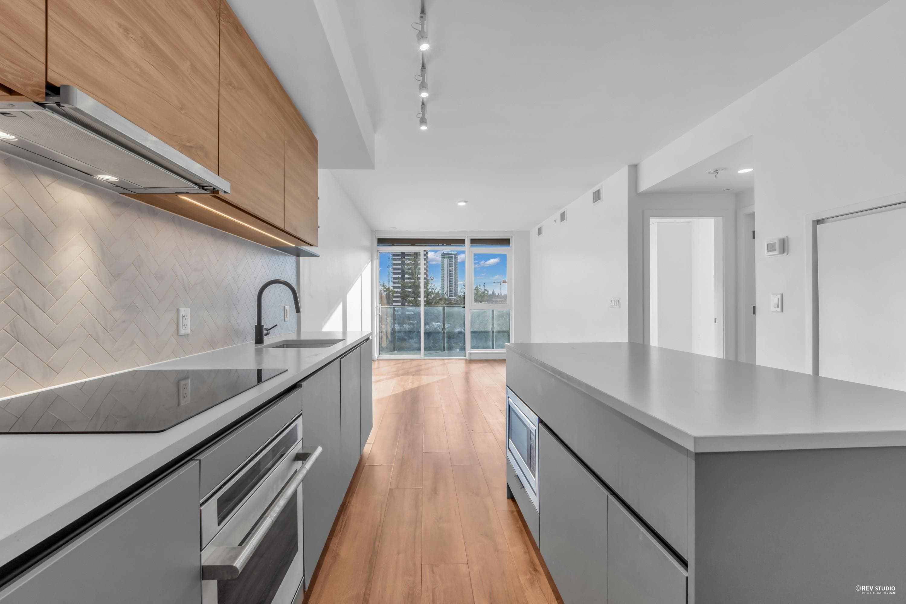 907 - 13428 105 Avenue, Surrey