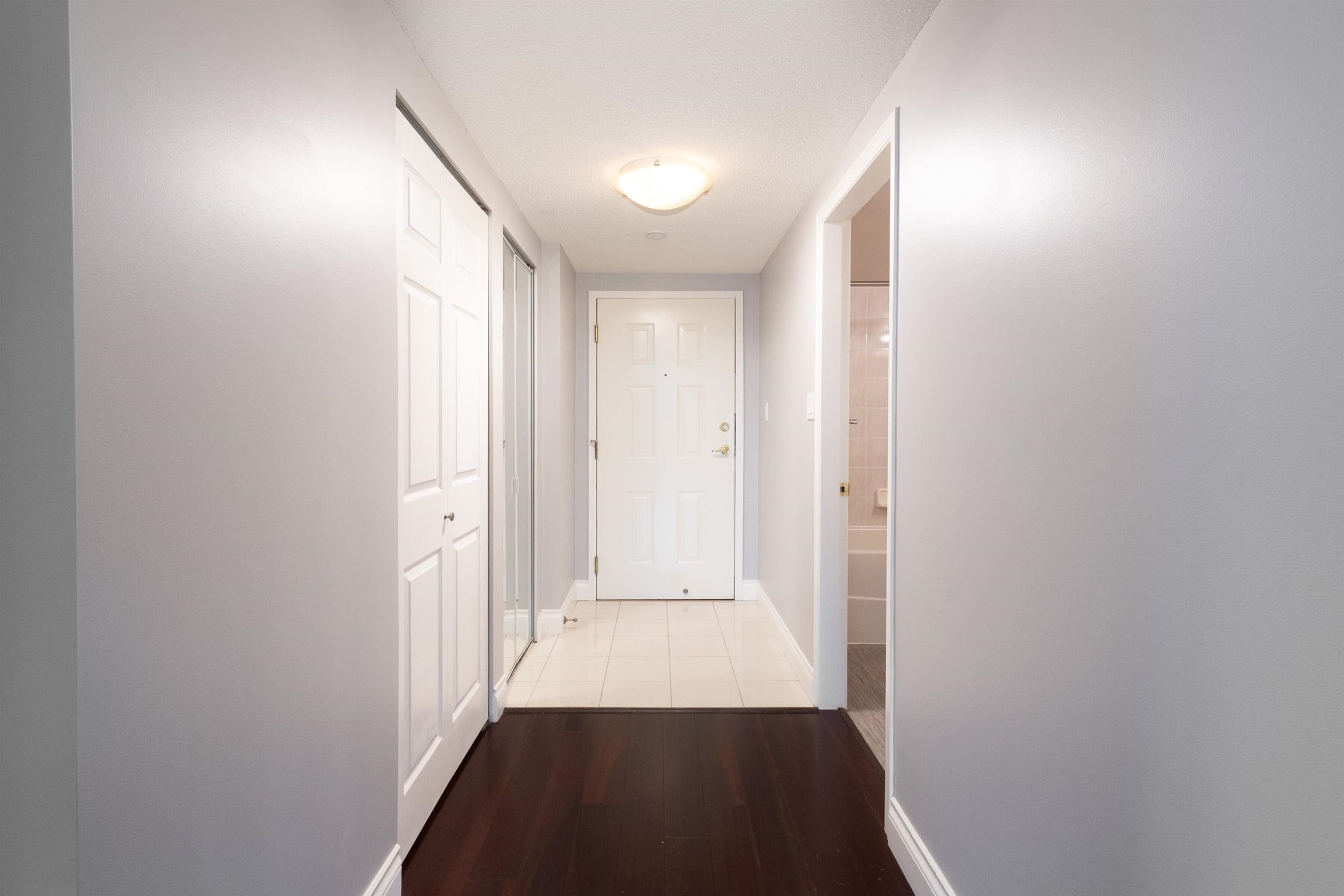 403 - 13880 101 Avenue, Surrey, V3T 5T1 — photo 4