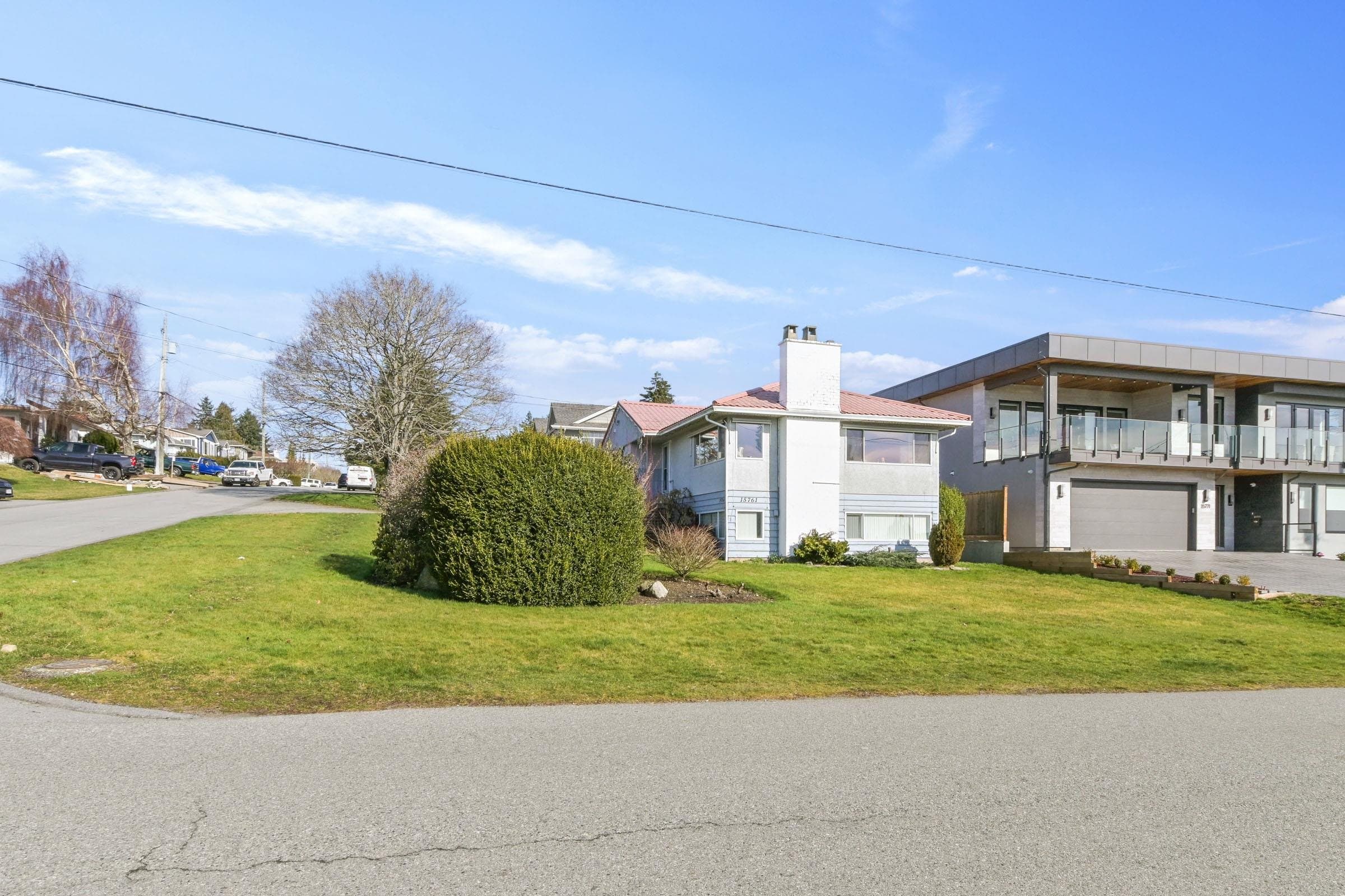 15761 Cliff Avenue, White Rock, V4B 1W4 — photo 2
