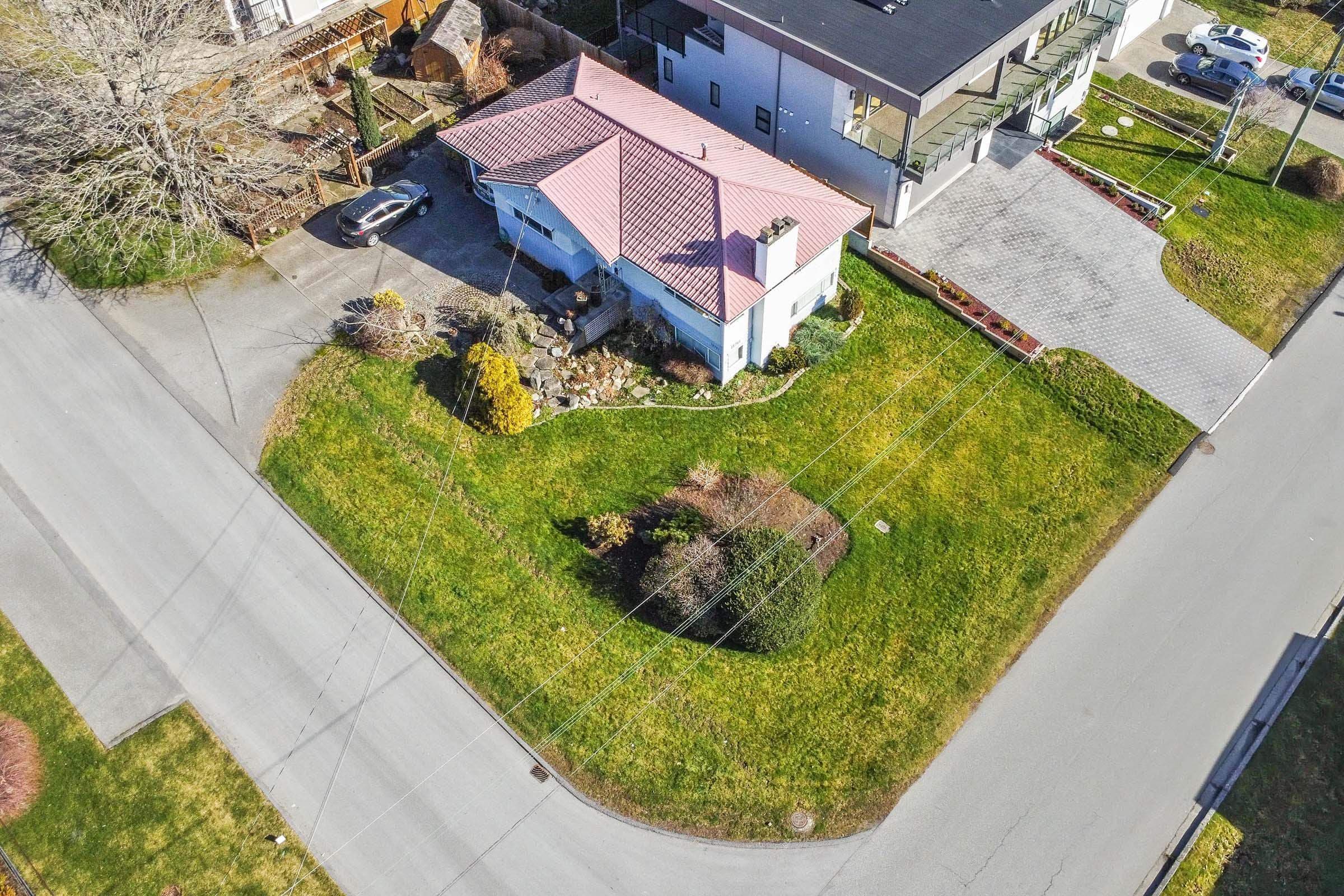 15761 Cliff Avenue, White Rock, V4B 1W4 — photo 5