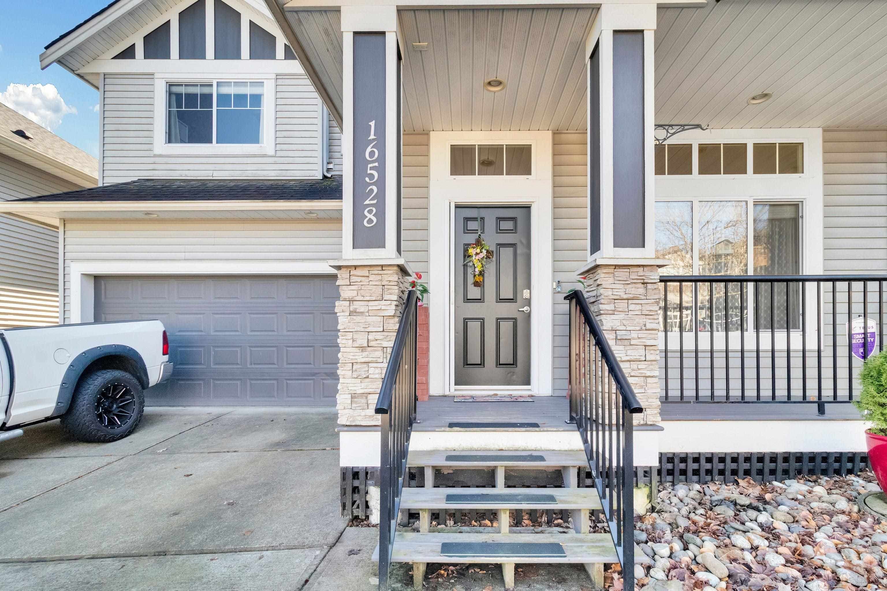 16528 59a Avenue, Surrey, V3S 4N9 — photo 3