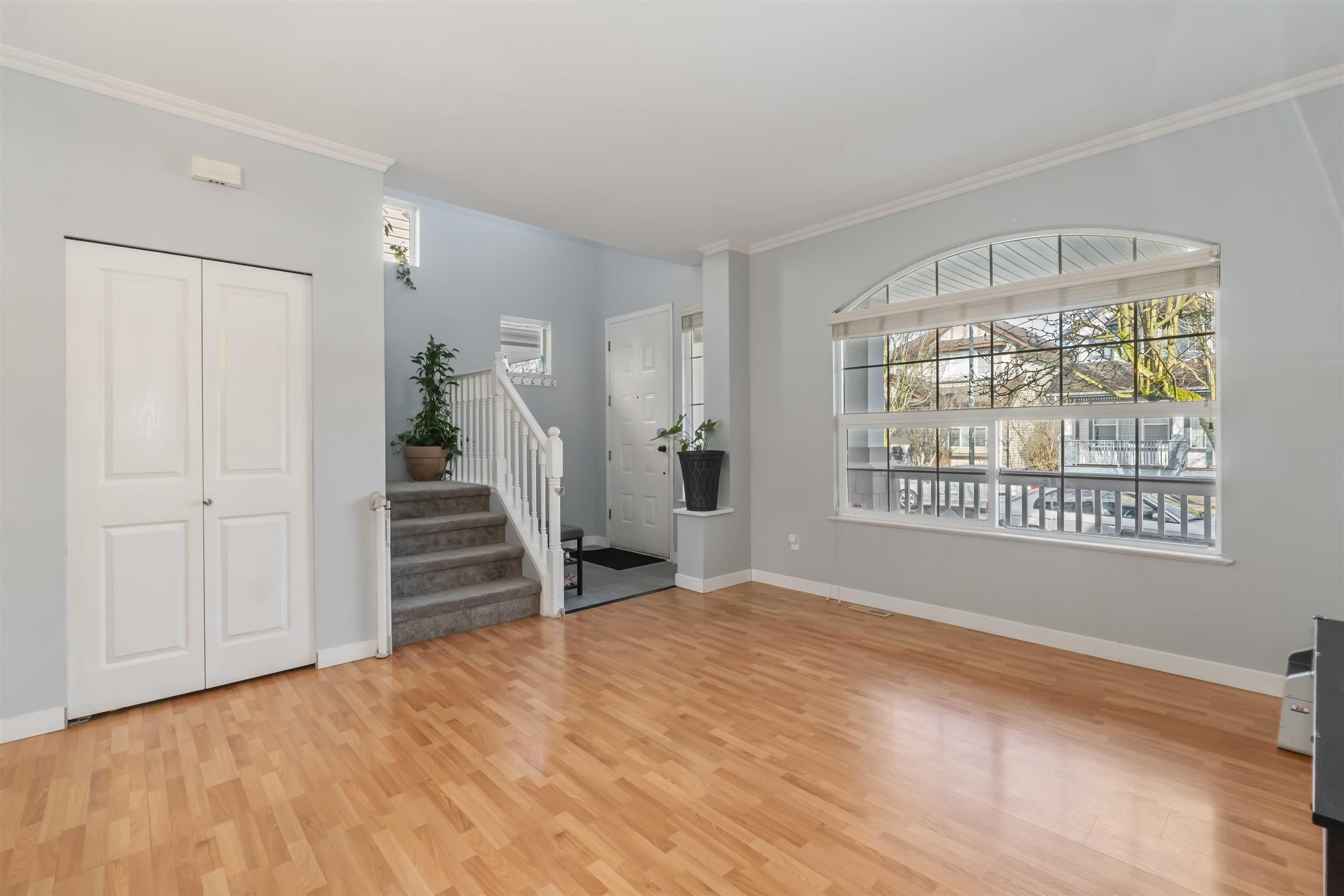 18476 66a Avenue, Surrey, V3S 9B1 — photo 4