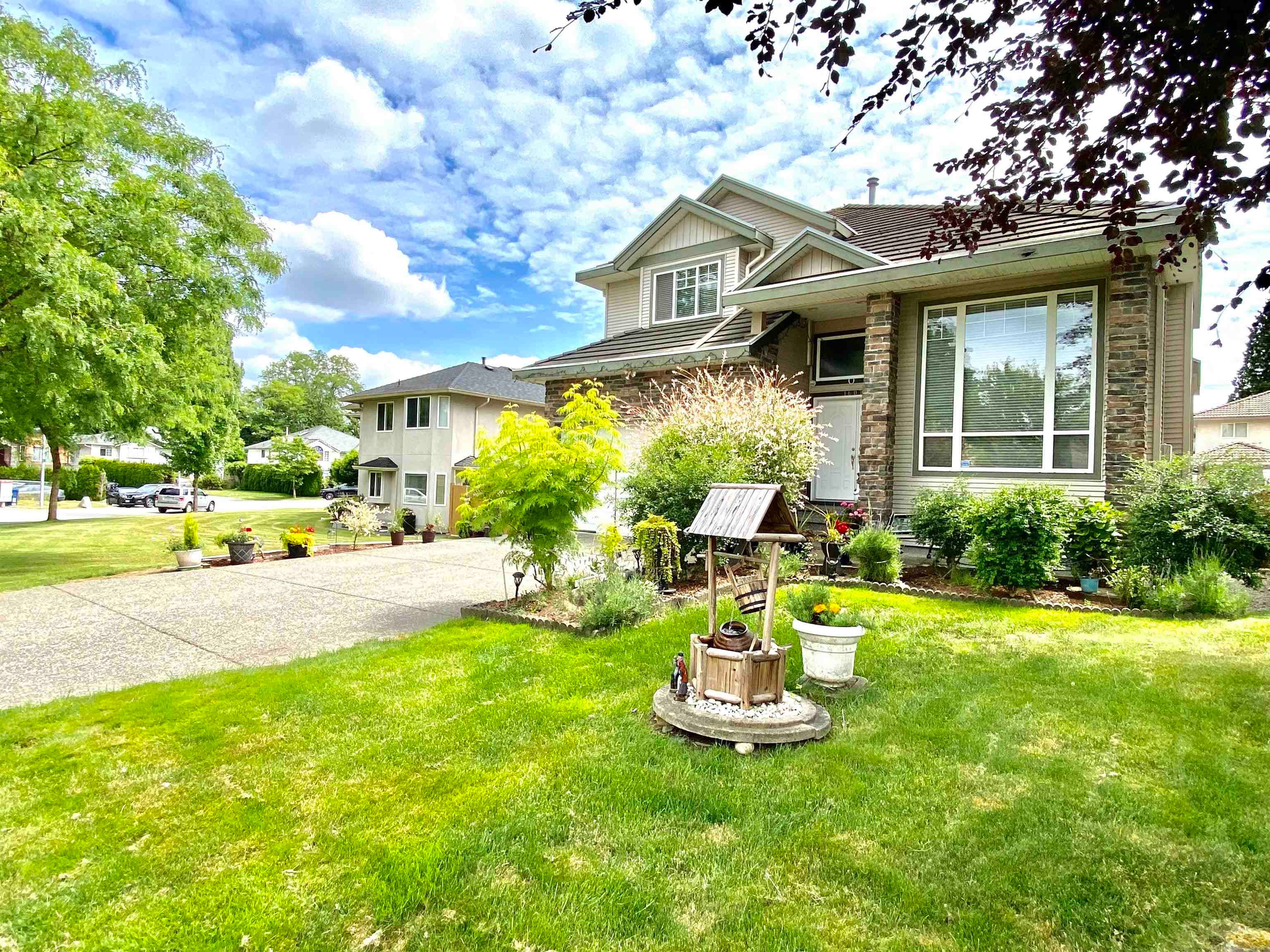 16072 96a Avenue, Surrey, V4N 3K8 — photo 1