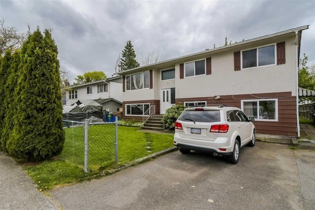 20110 53 Avenue, Langley, V3A 3T9 — photo 1
