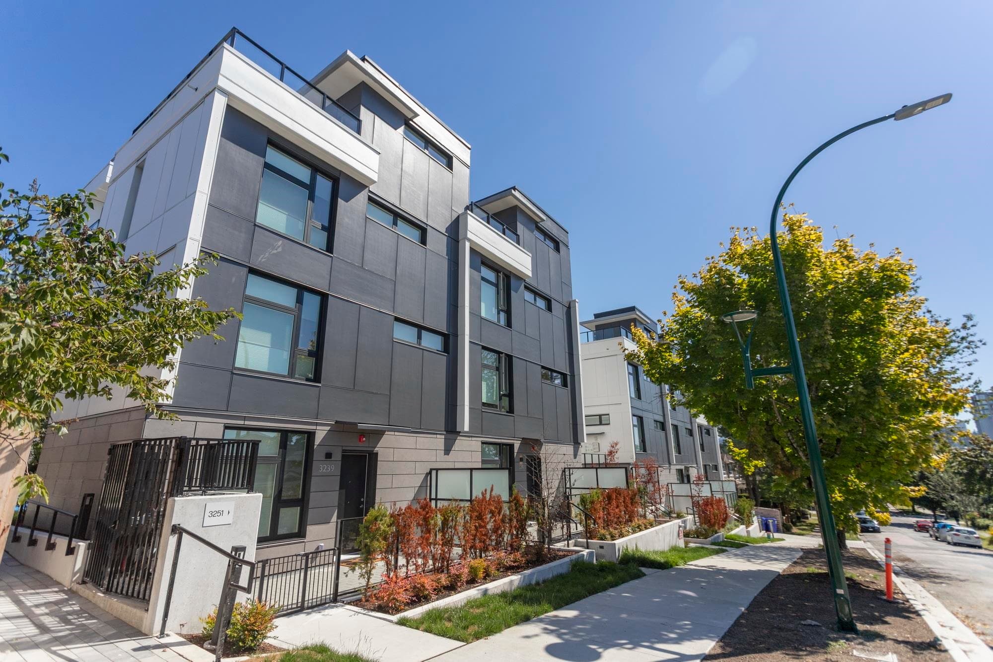 3249 Clive Avenue, Vancouver, V5R 4V3 — photo 2