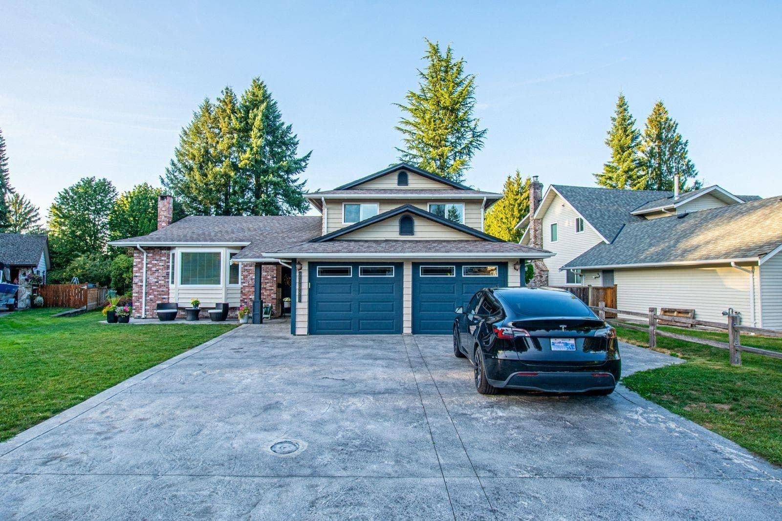 20685 125 Avenue, Maple Ridge, V2X 8N9 — photo 1