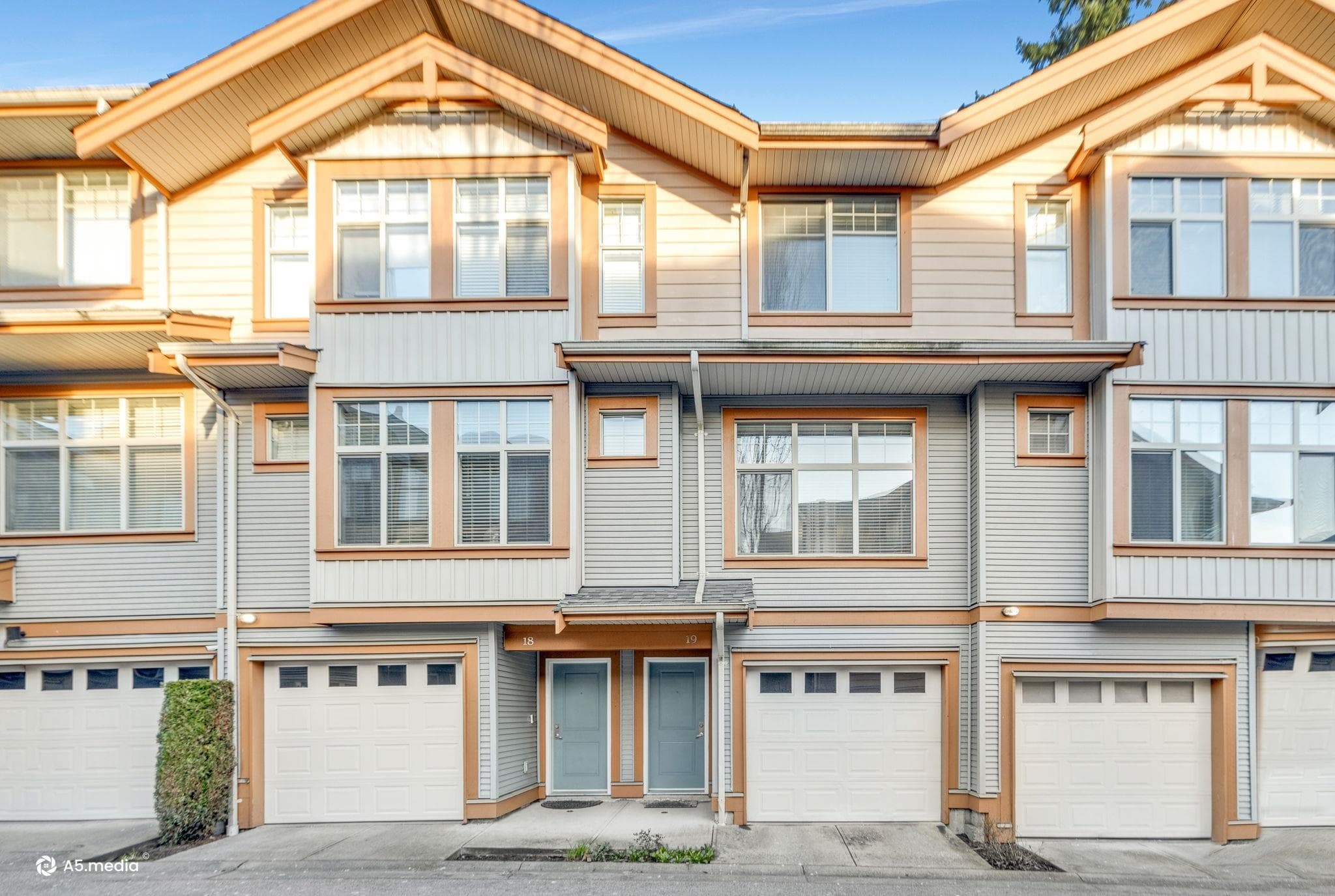 19 - 12036 66 Avenue, Surrey, V4A 1P9 — photo 1