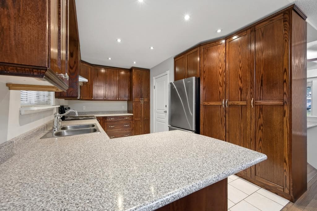2259 Lynden Street, Abbotsford, V2T 3B8 — photo 5