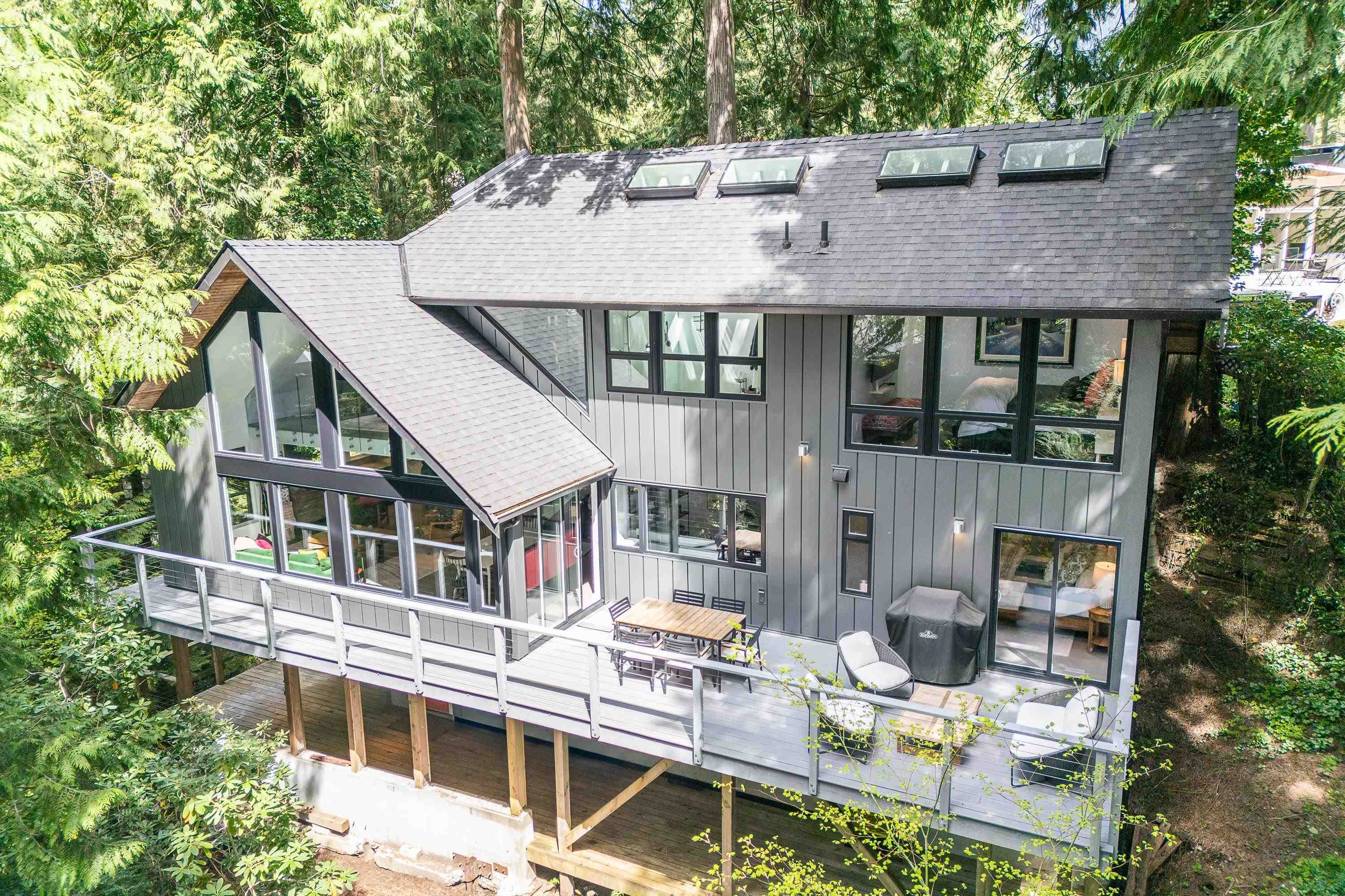 1197 Tall Tree Lane, North Vancouver