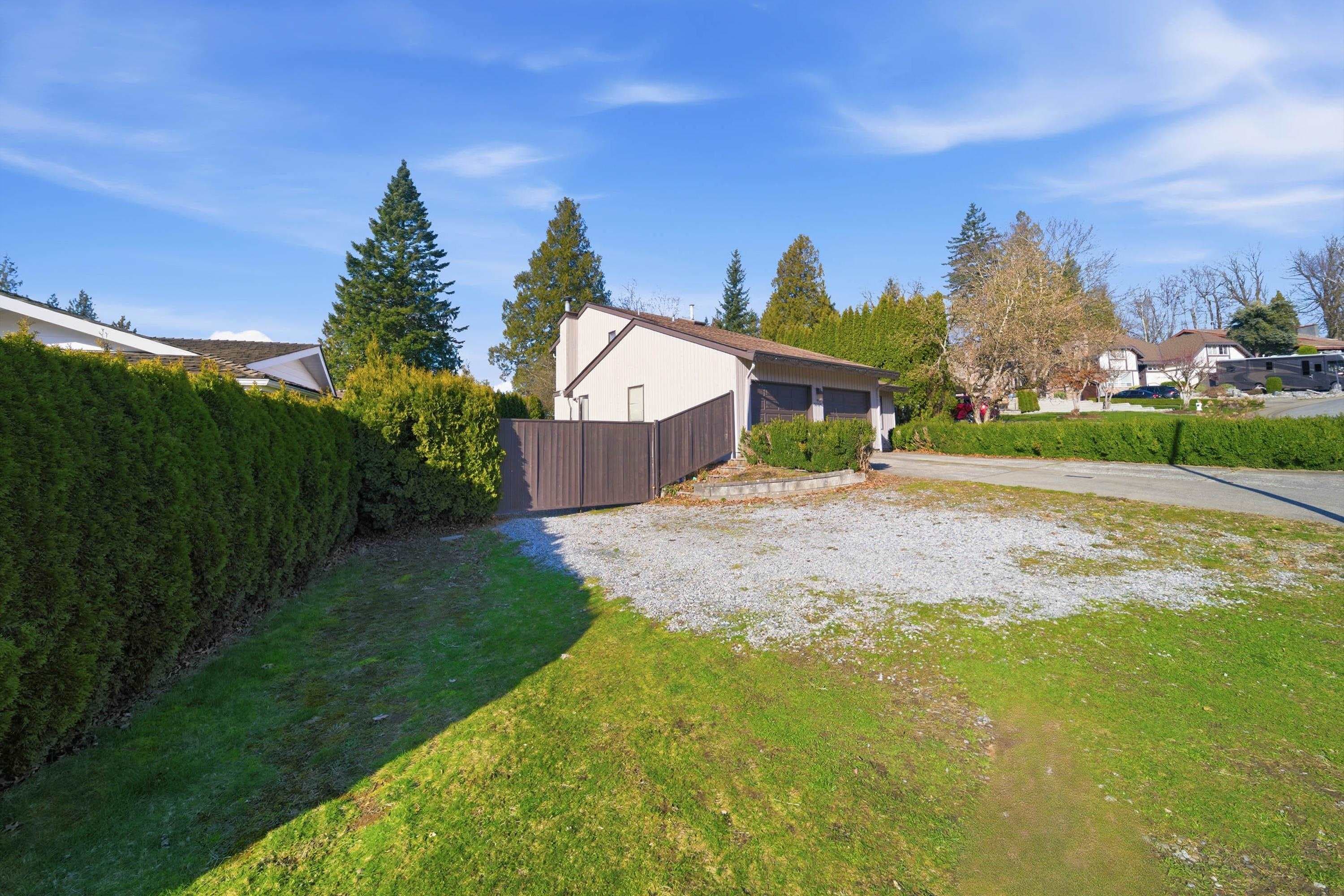 34949 Everett Drive, Abbotsford, V2S 7R9 — photo 3
