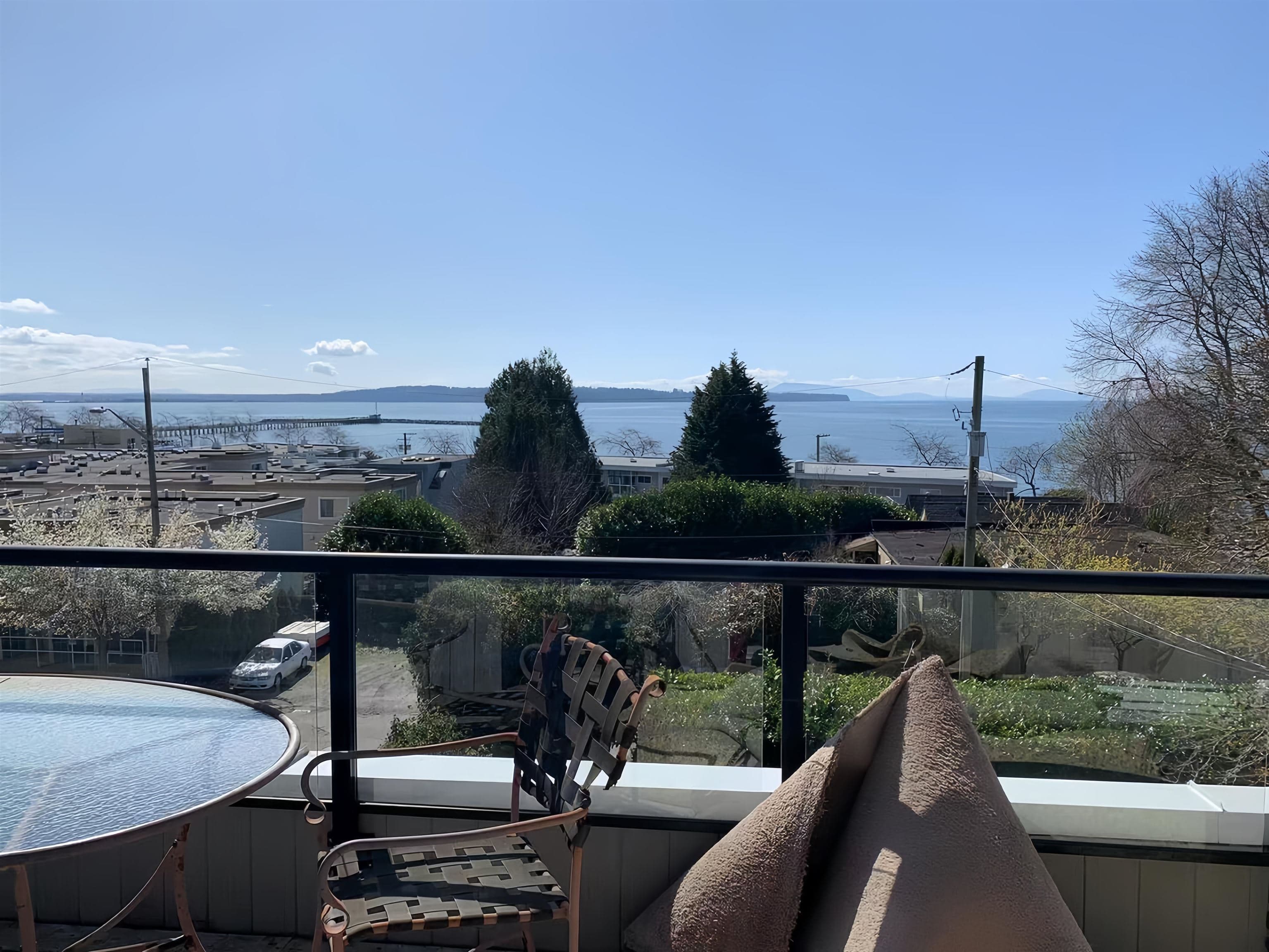 14878 Buena Vista Avenue, White Rock