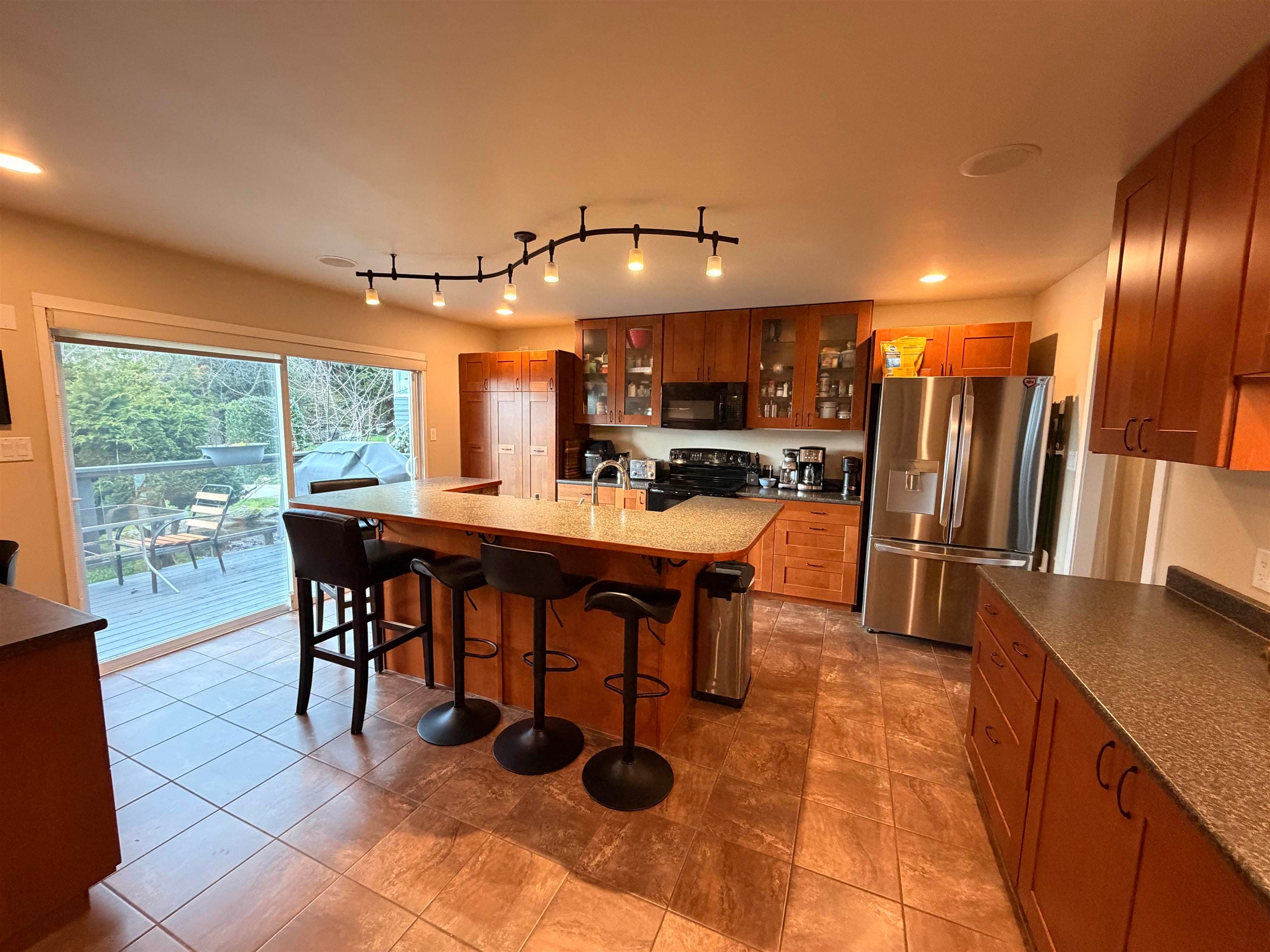 4898 Sunshine Coast Highway, Sechelt, V7Z 0B7 — photo 2