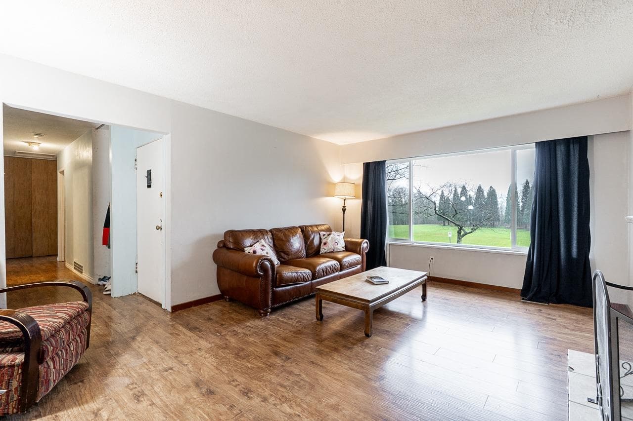 15058 Robin Crescent, Surrey, V3R 4X8 — photo 4