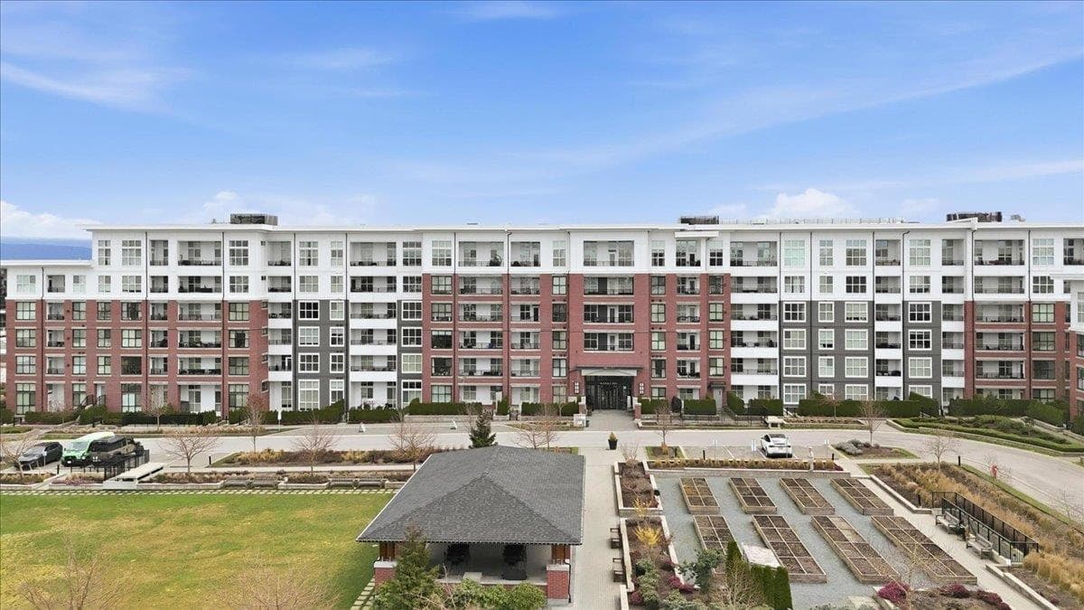 C211 - 8150 207 Street, Langley, V2Y 4J4 — photo 2