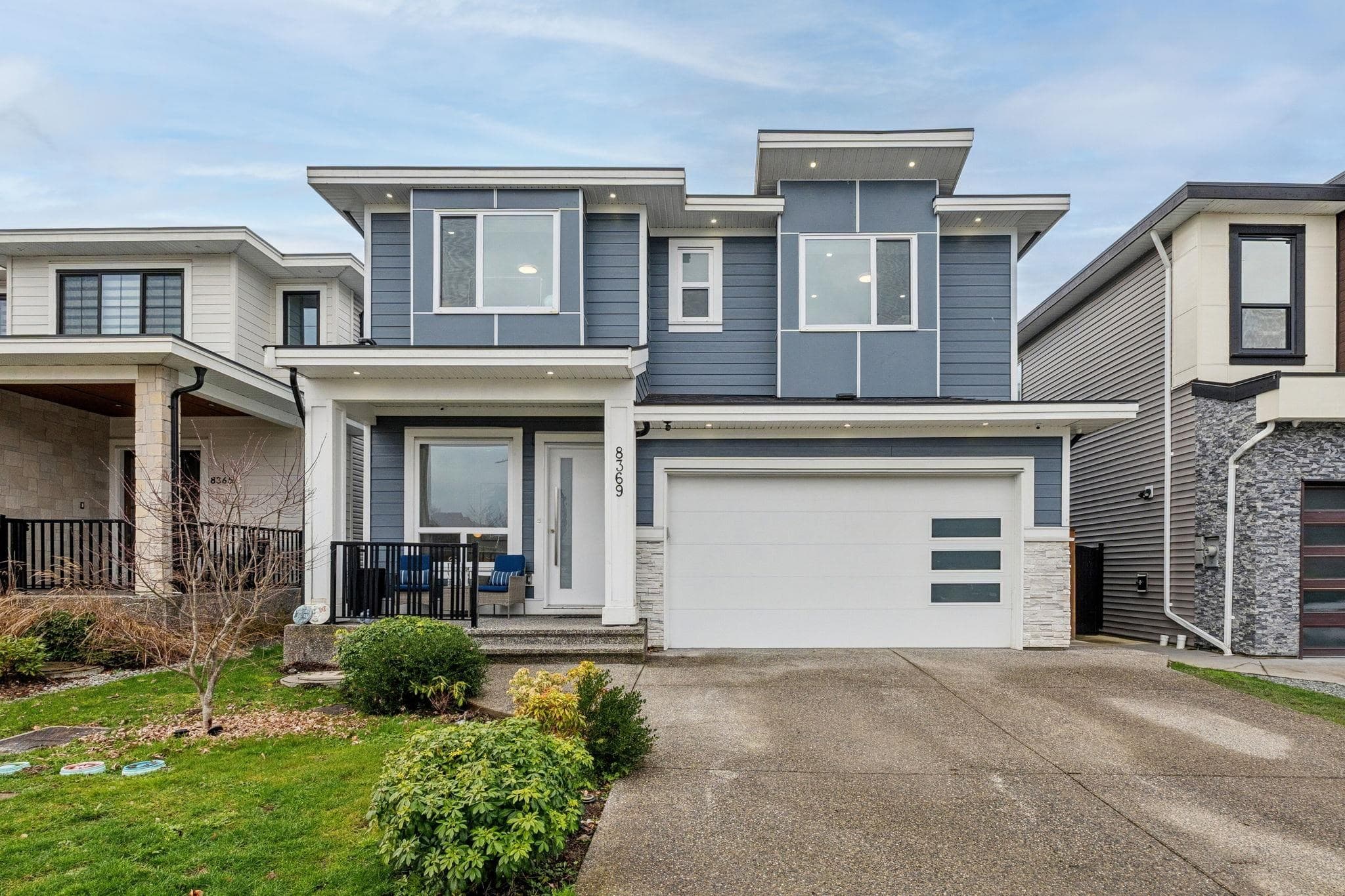 8369 209b Street, Langley, V2Y 2C4 — photo 1