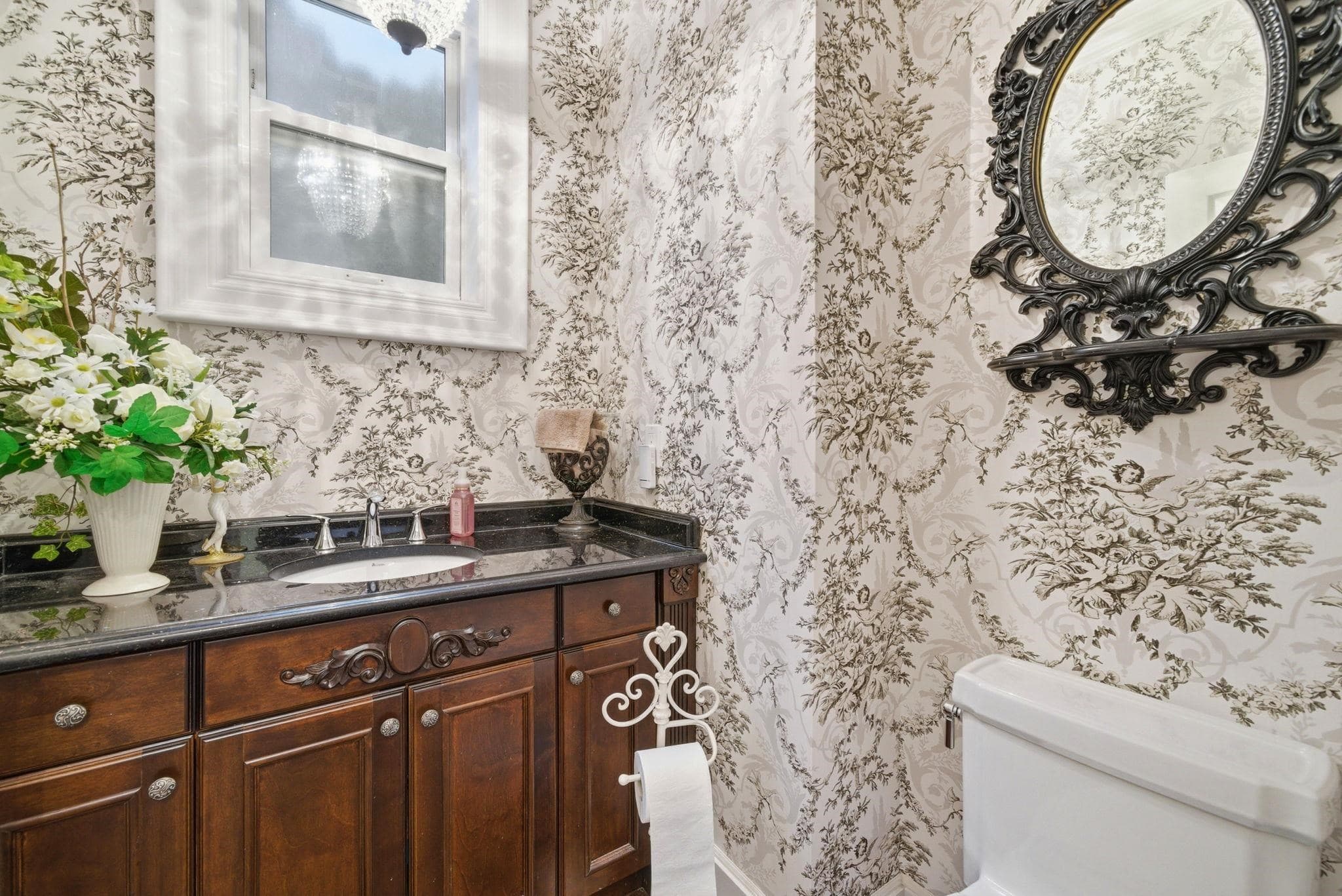 2247 Mountain Drive, Abbotsford, V3G 1E4 — photo 5