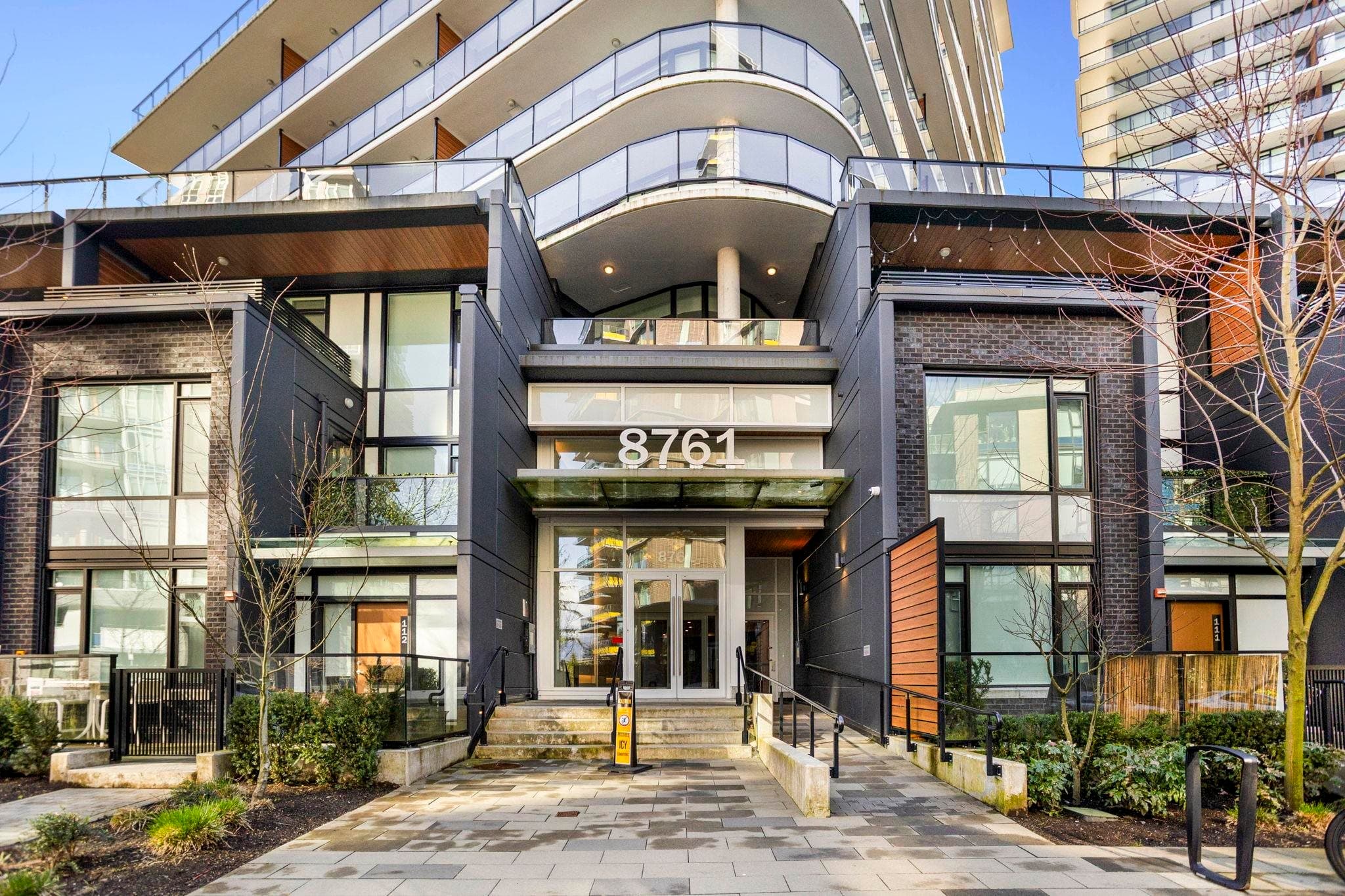 108 - 8761 University Crescent, Burnaby, V5A 4Y8 — photo 2