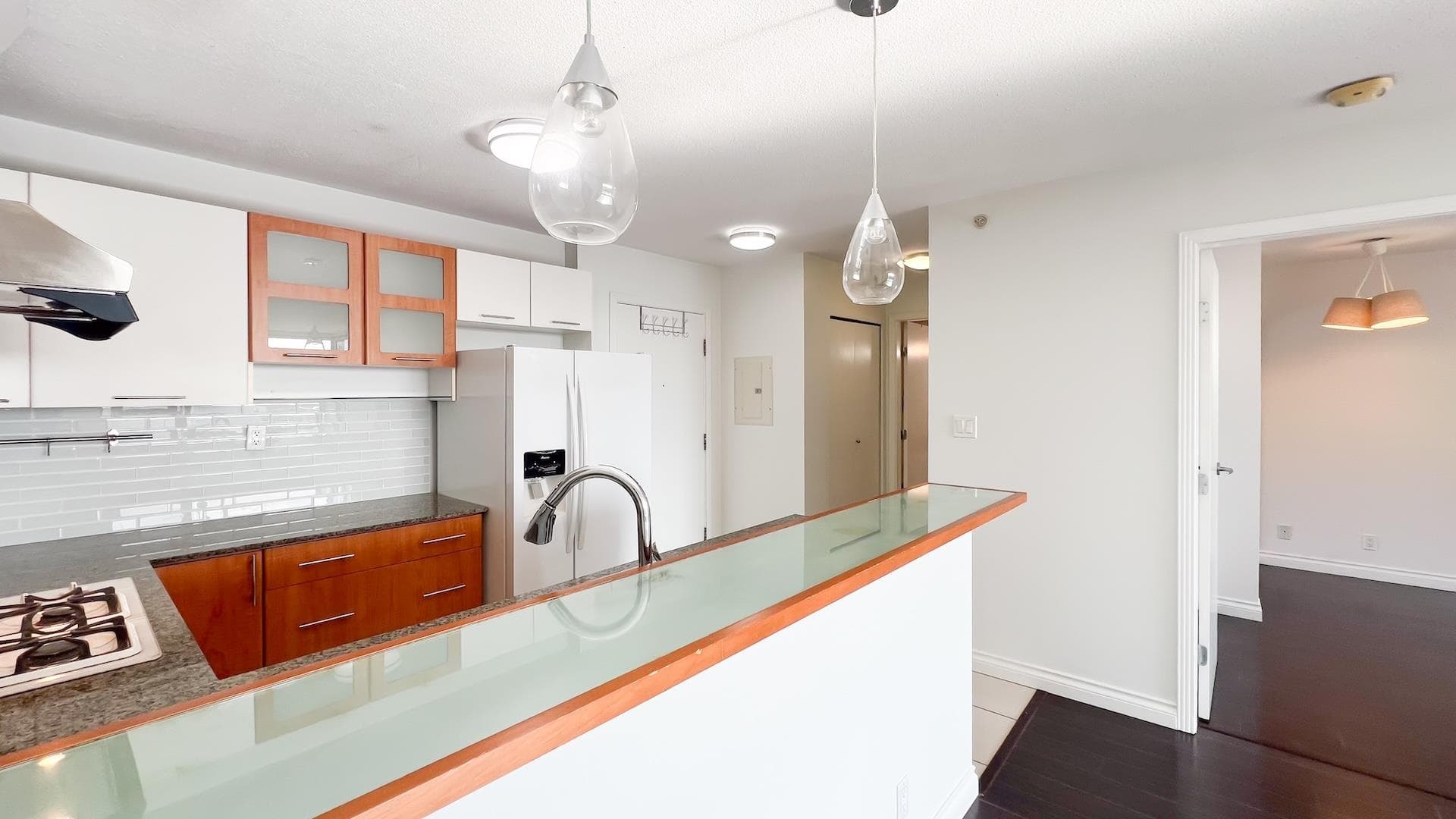 816 - 7831 Westminster Highway, Richmond, V6X 4J4 — photo 3