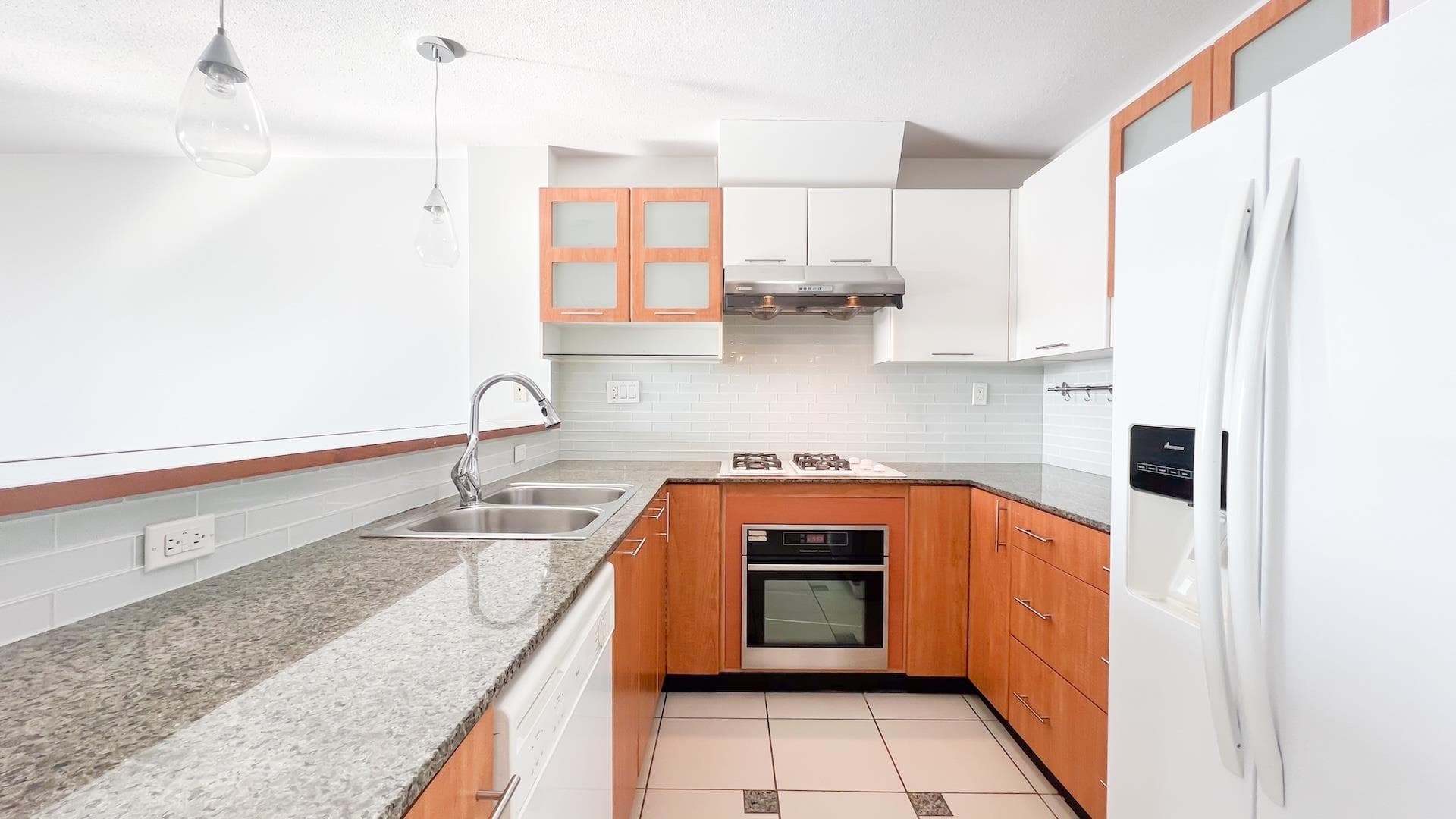 816 - 7831 Westminster Highway, Richmond, V6X 4J4 — photo 4