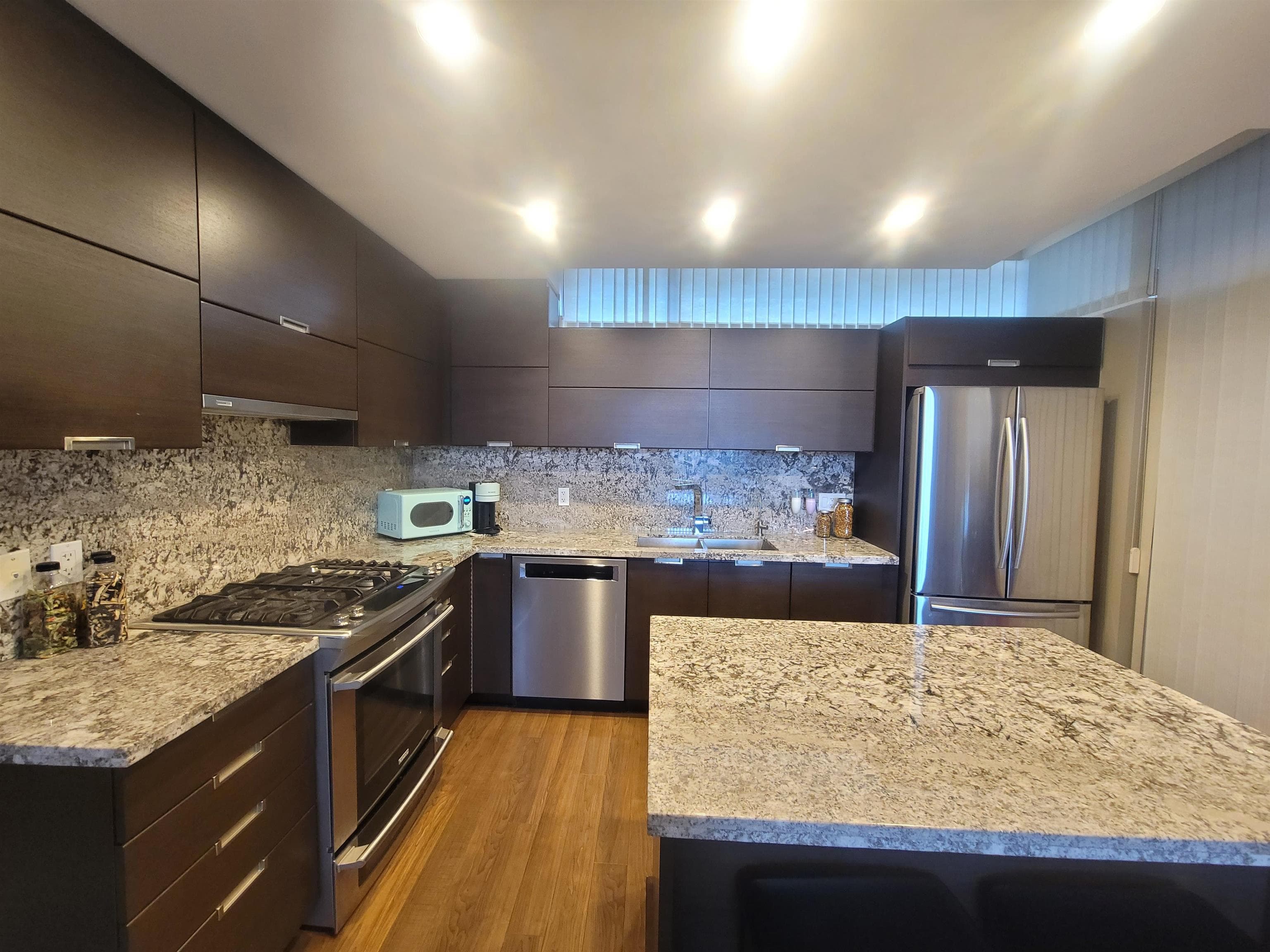 TH2 - 2077 Rosser Avenue, Burnaby, V5C 0G6 — photo 2