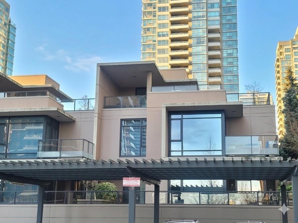TH2 - 2077 Rosser Avenue, Burnaby