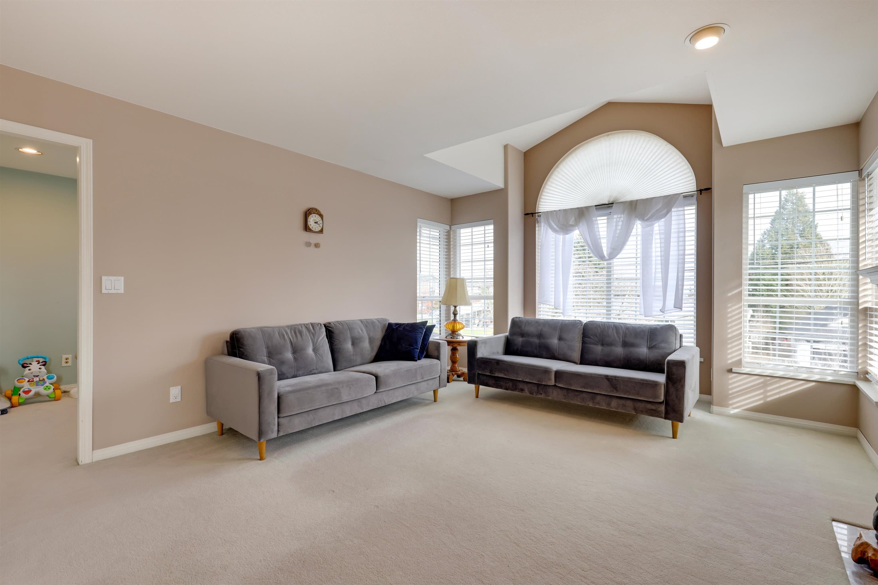 6103 190 Street, Surrey, V3S 8A4 — photo 3