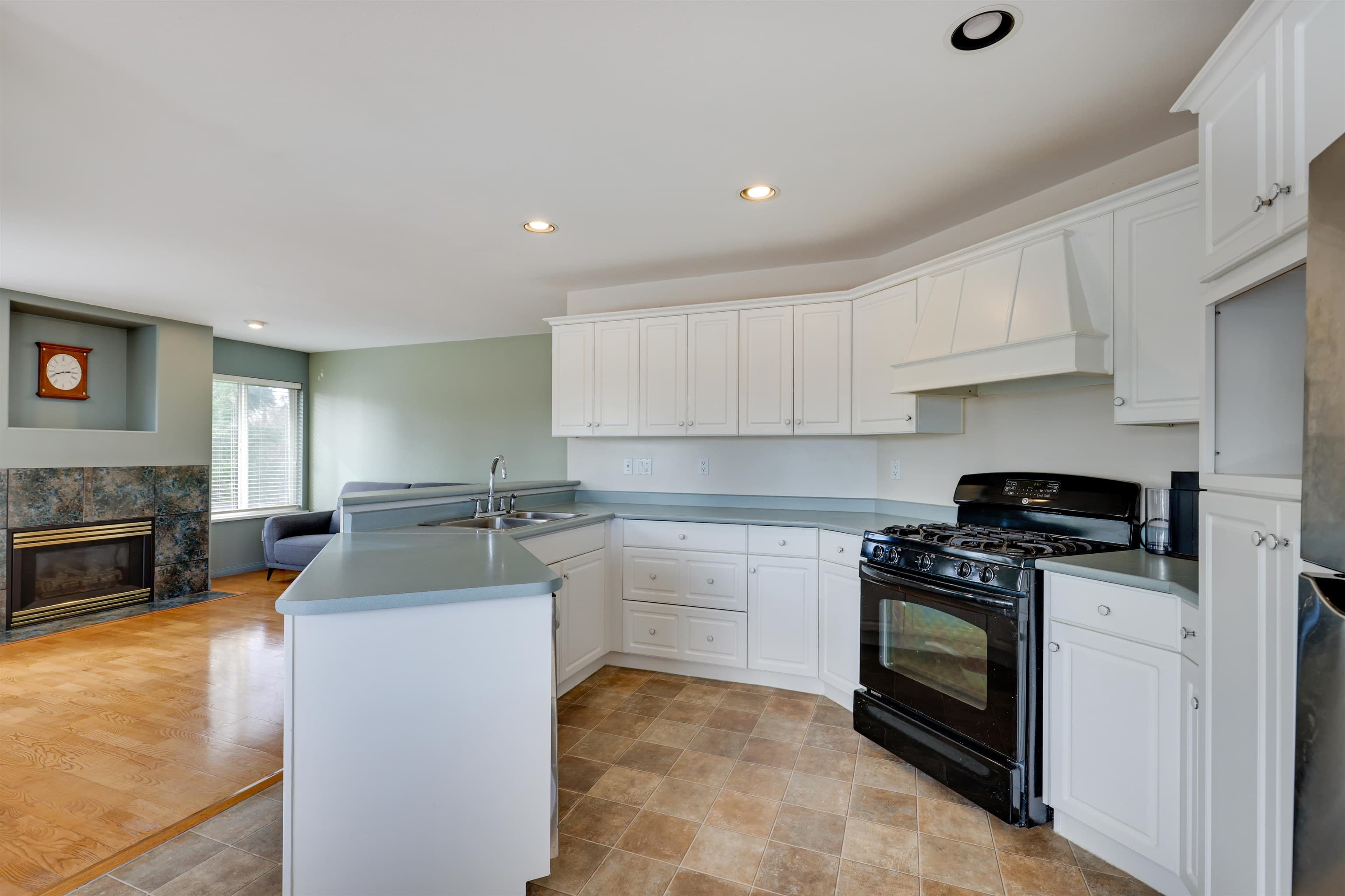 6103 190 Street, Surrey, V3S 8A4 — photo 5
