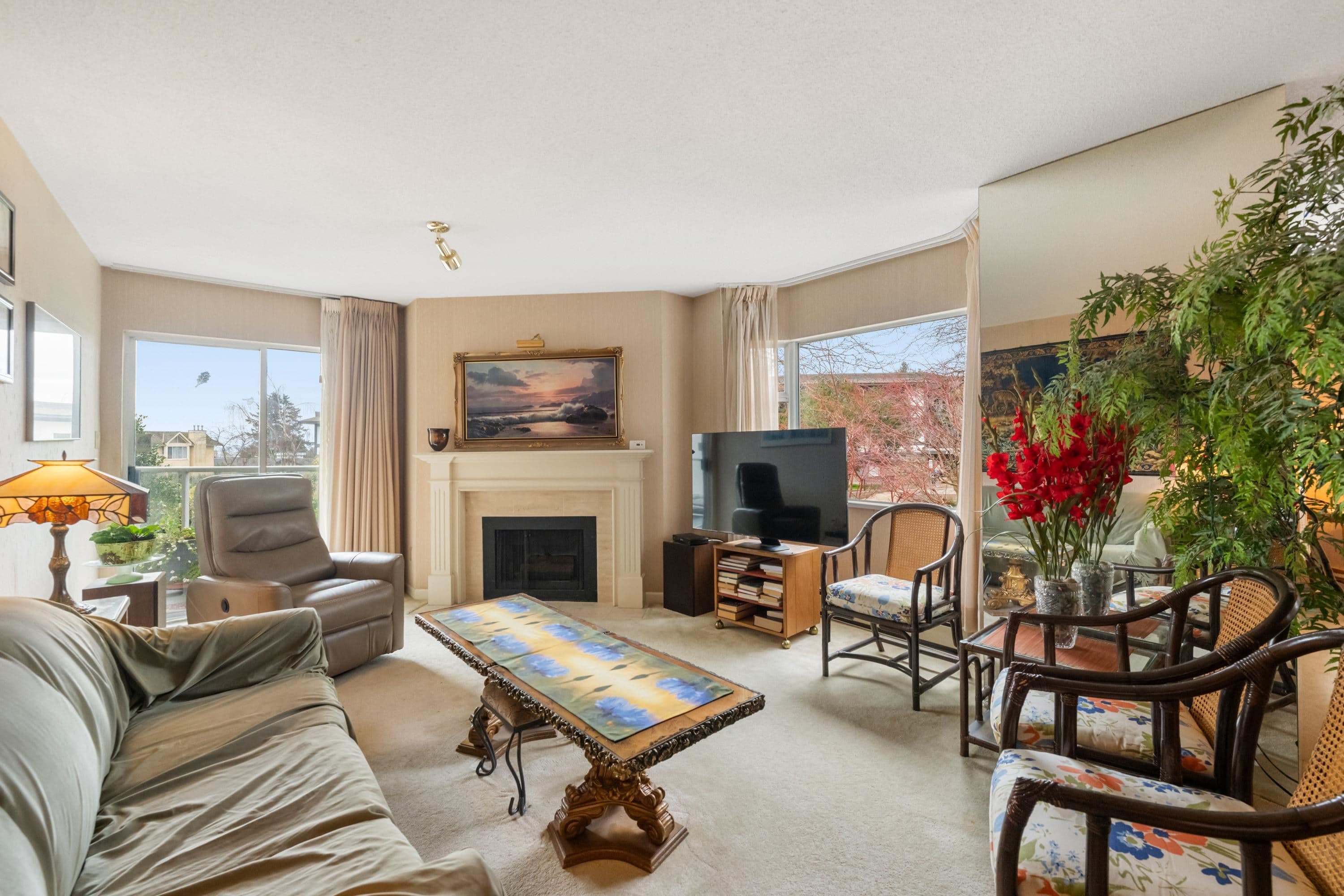111 - 1442 Foster Street, White Rock, V4B 3X7 — photo 1