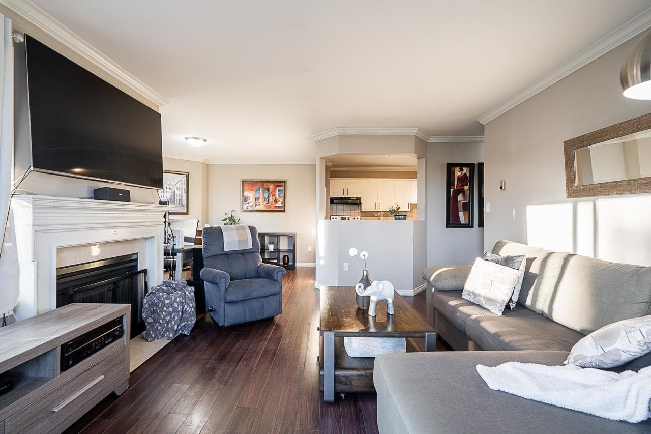 313 - 1830 E Southmere Crescent, Surrey, V4A 9C2 — photo 3