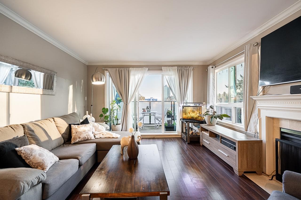 313 - 1830 E Southmere Crescent, Surrey, V4A 9C2 — photo 1