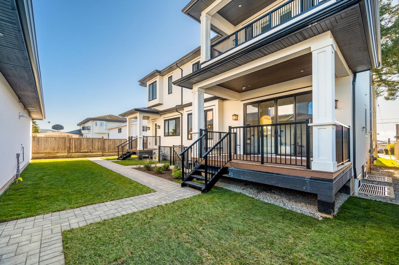 6173 Aubrey Street, Burnaby, V5B 2C9 — photo 2