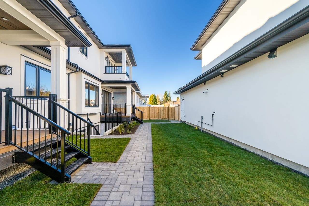 6173 Aubrey Street, Burnaby, V5B 2C9 — photo 3