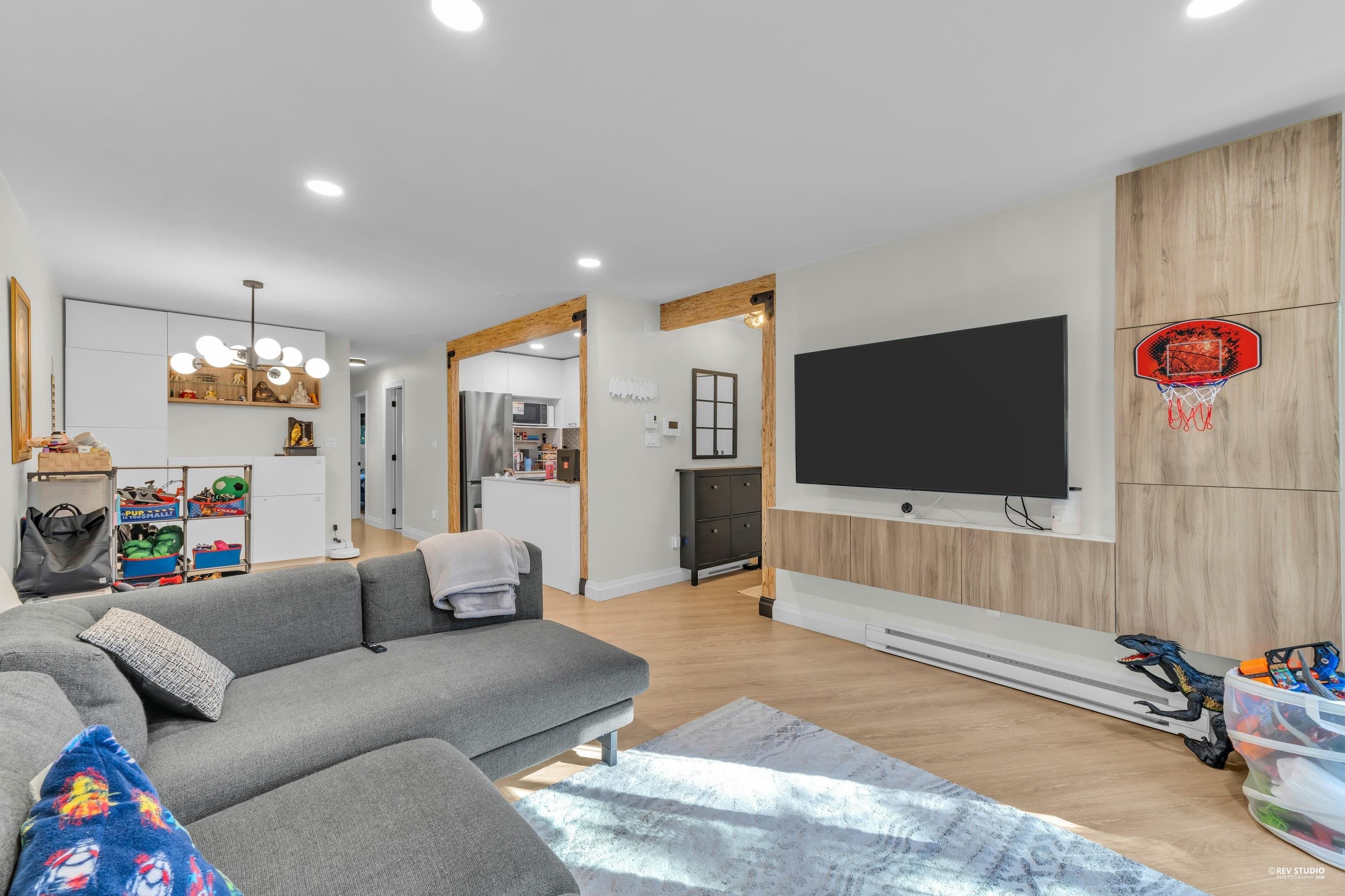 14826 - Holly Park Lane, Surrey, V3R 6Y2 — photo 3