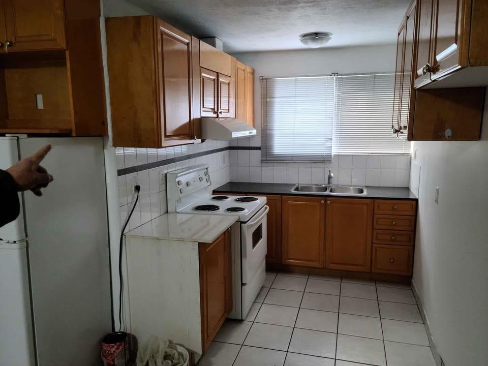 38xx Windermere Street, Vancouver, V5R 2G4 — photo 2