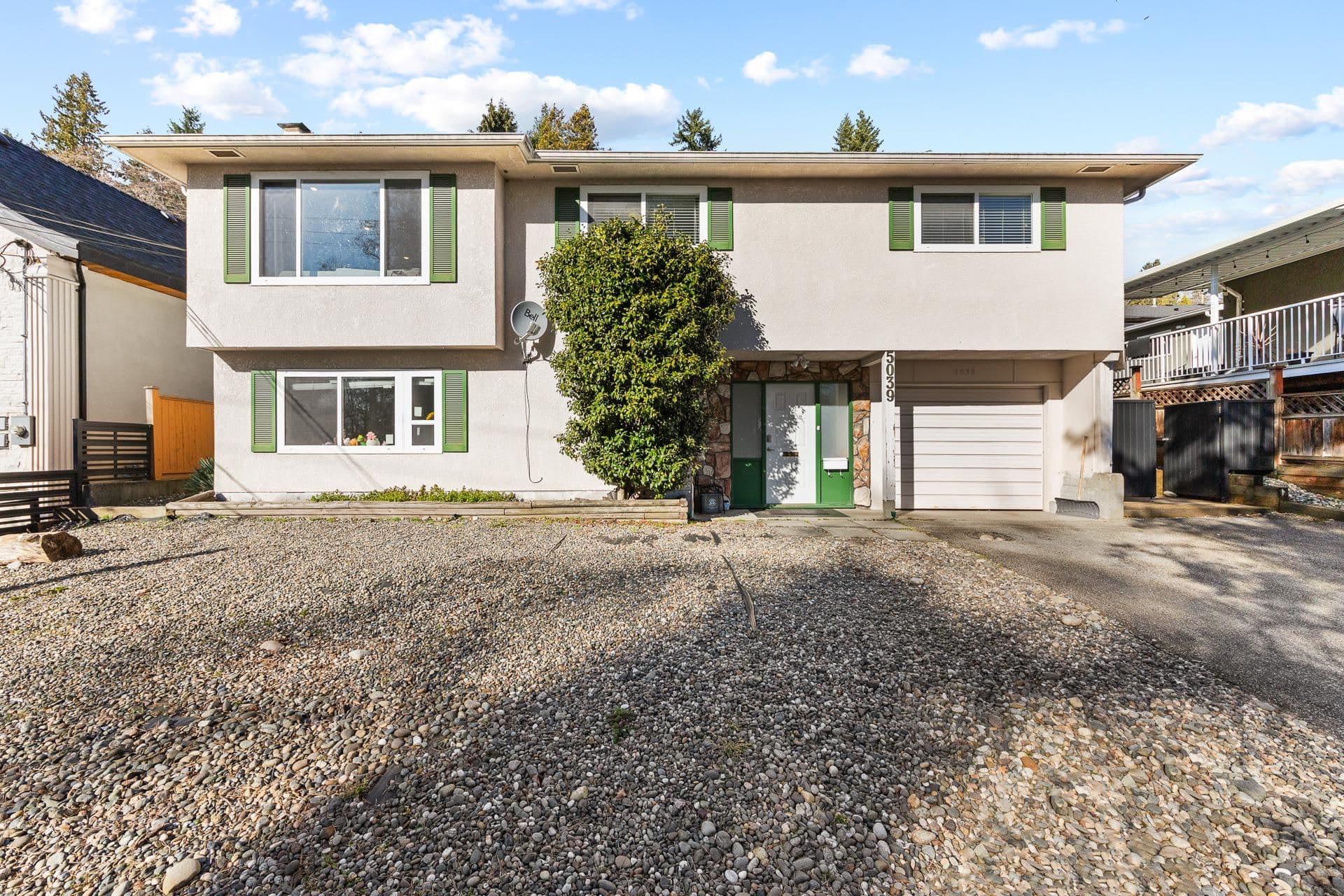 5039 Marine Drive, Burnaby, V5J 3G5 — photo 3
