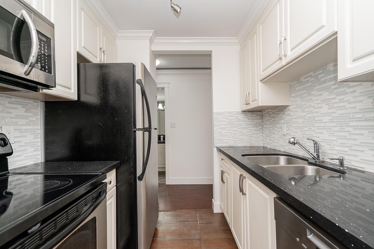 8 - 1850 E Southmere Crescent, Surrey, V4A 6Y6 — photo 2