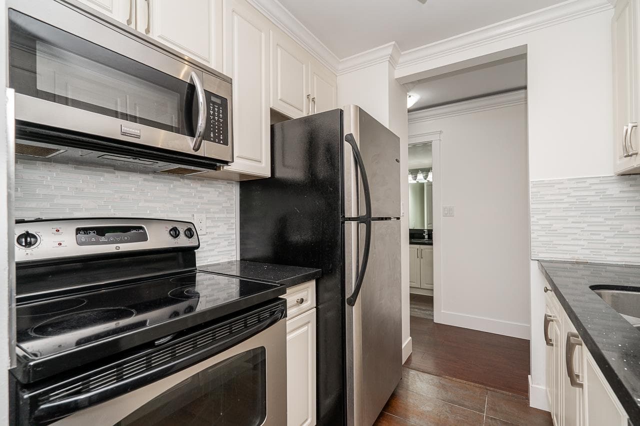 8 - 1850 E Southmere Crescent, Surrey