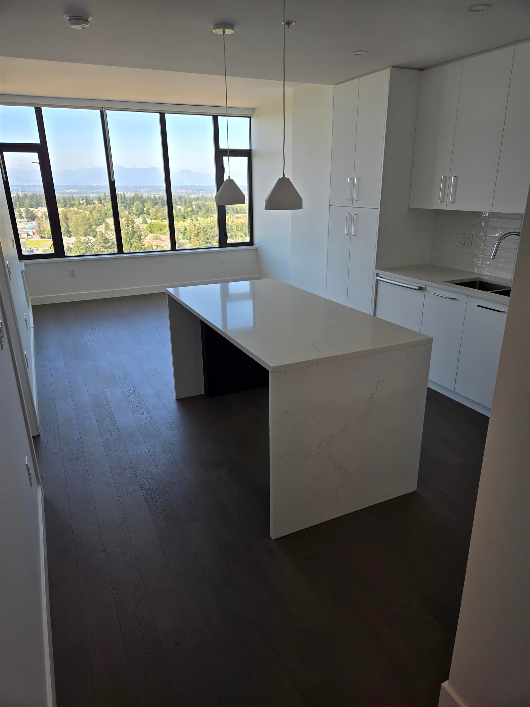 2001 - 1588 Johnston Road, White Rock, V4B 3Z7 — photo 2