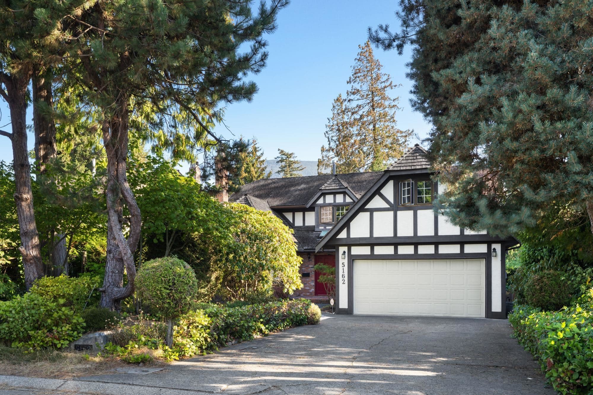 5162 Alderfeild Place, West Vancouver — sold