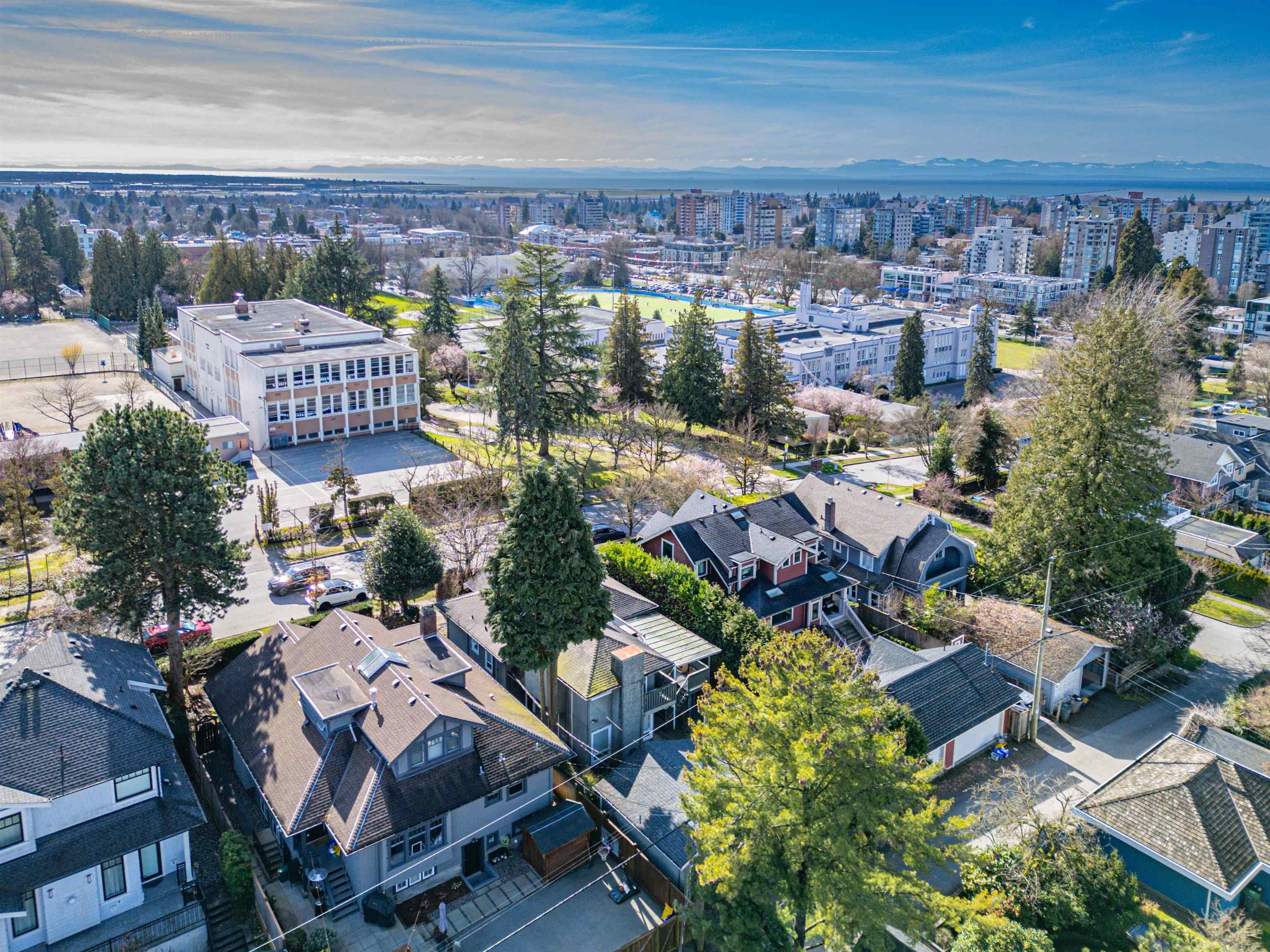 1987 W 37th Avenue, Vancouver, V6M 1N5 — photo 1