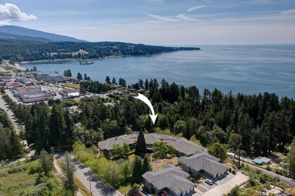 405 - 5855 Cowrie Street, Sechelt