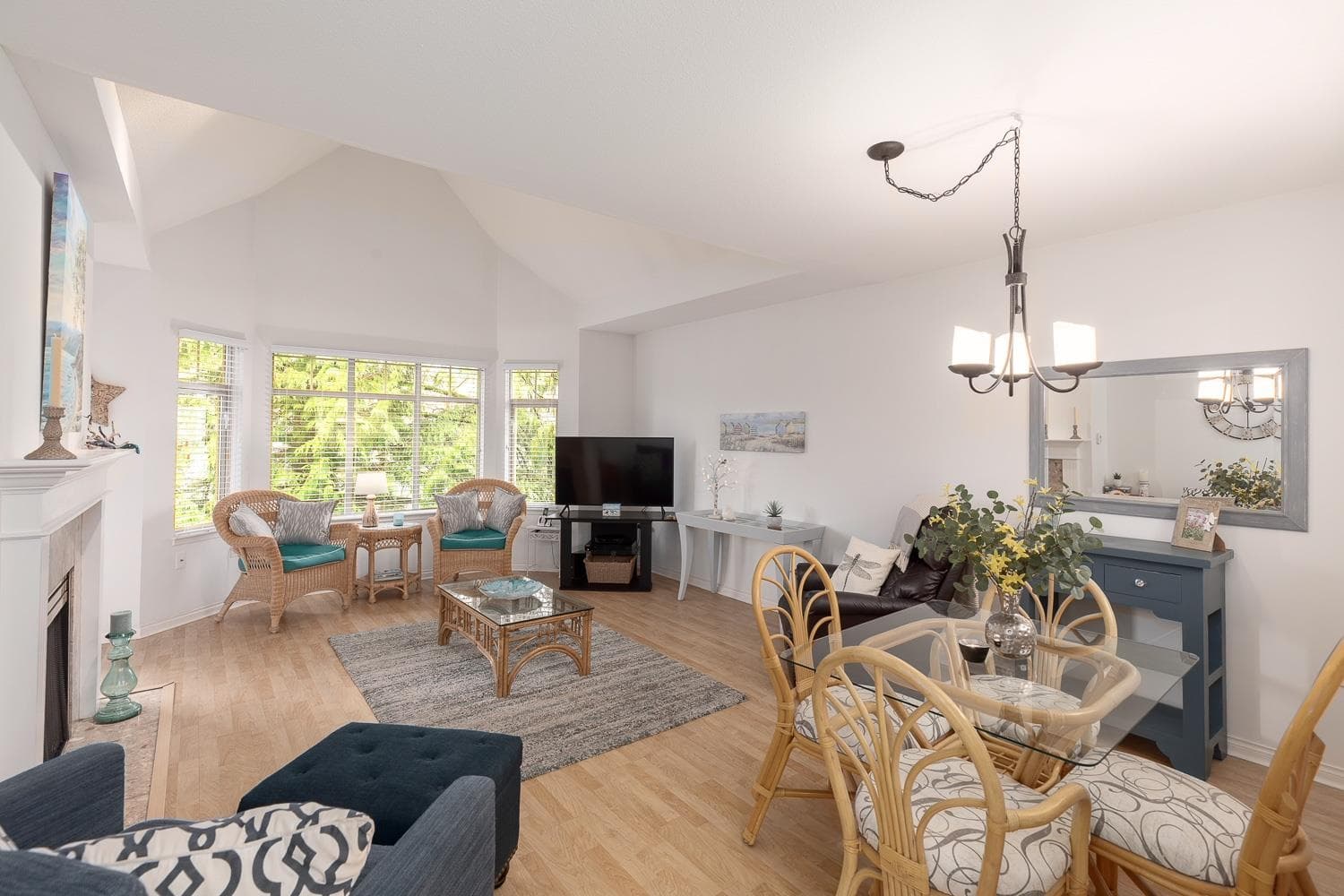 504 - 2059 Chesterfield Avenue, North Vancouver, V7M 2P4 — photo 3