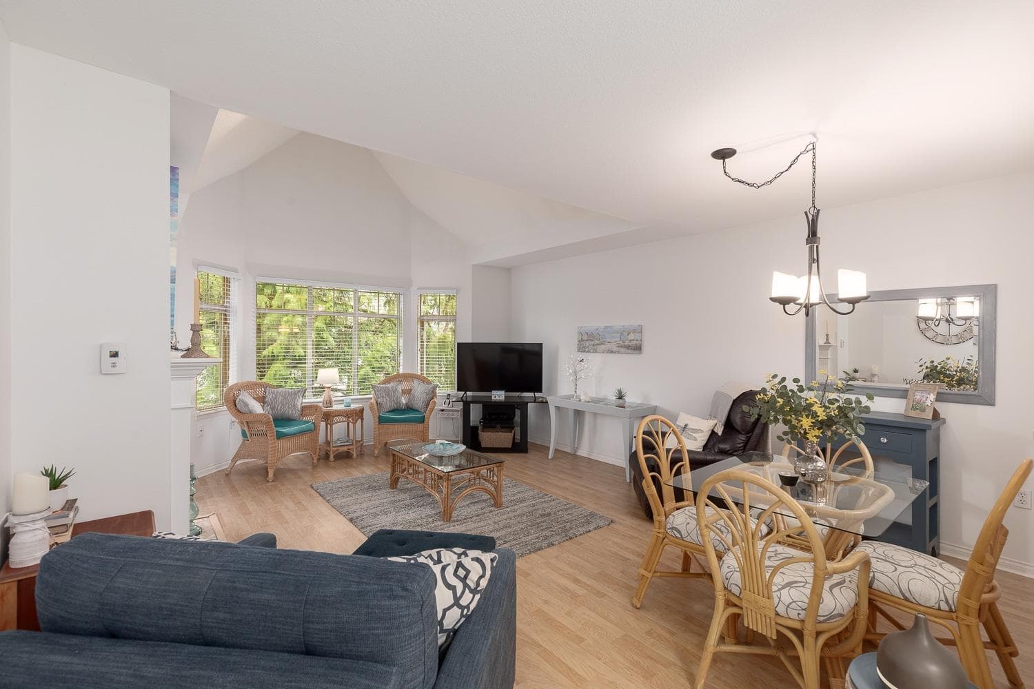 504 - 2059 Chesterfield Avenue, North Vancouver, V7M 2P4 — photo 4