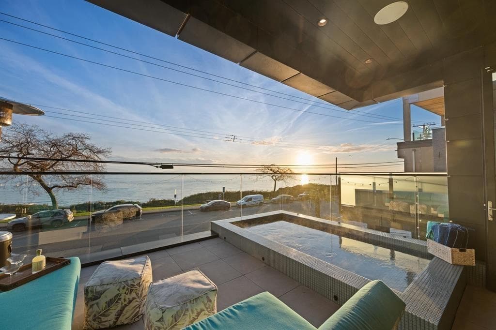14555 Marine Drive, White Rock, V4B 1B5 — photo 1
