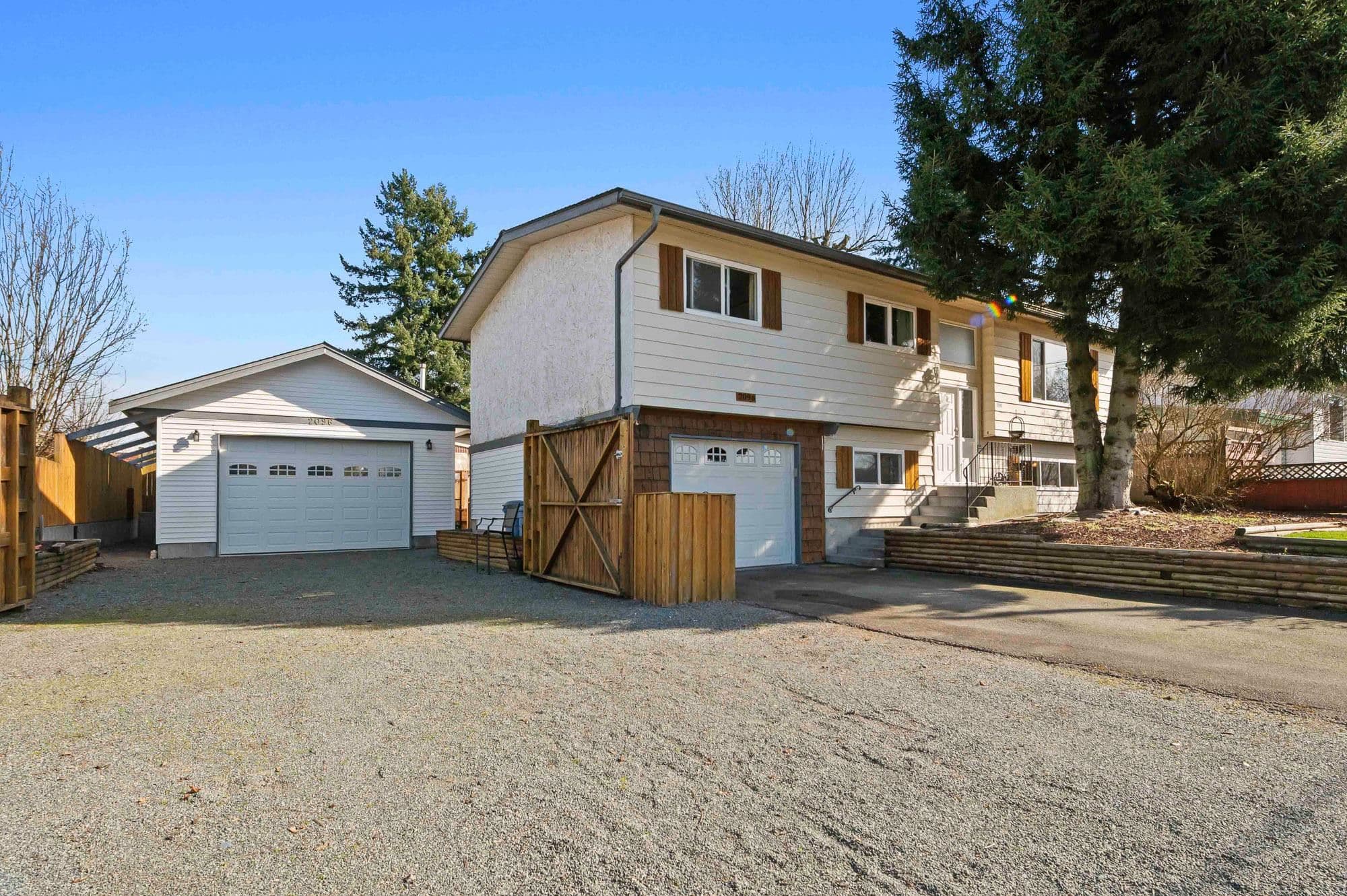 2096 Martens Street, Abbotsford, V2S 5W6 — photo 2