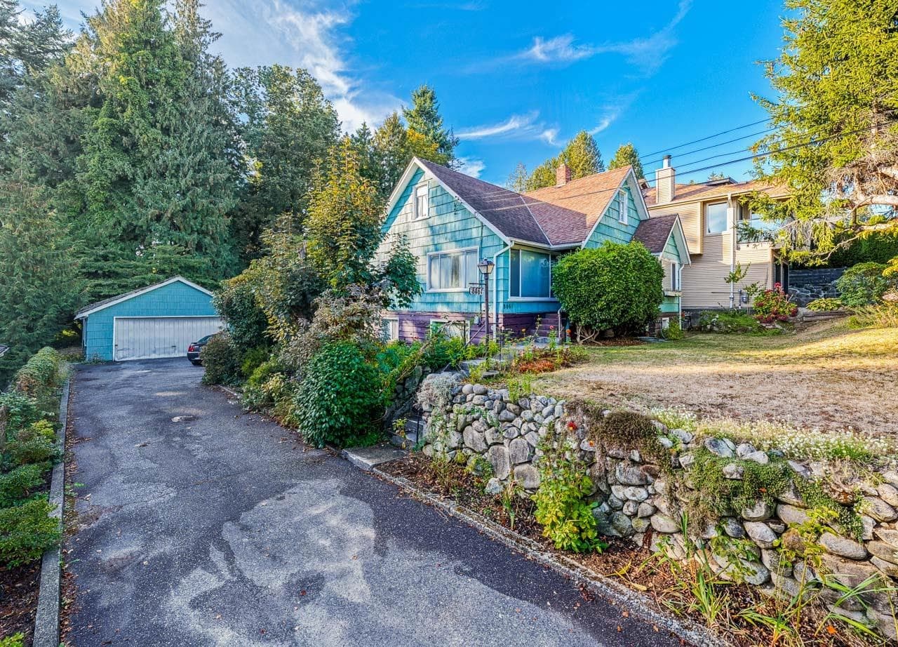 8061 Mcgregor Avenue, Burnaby, V5J 4H7 — photo 3